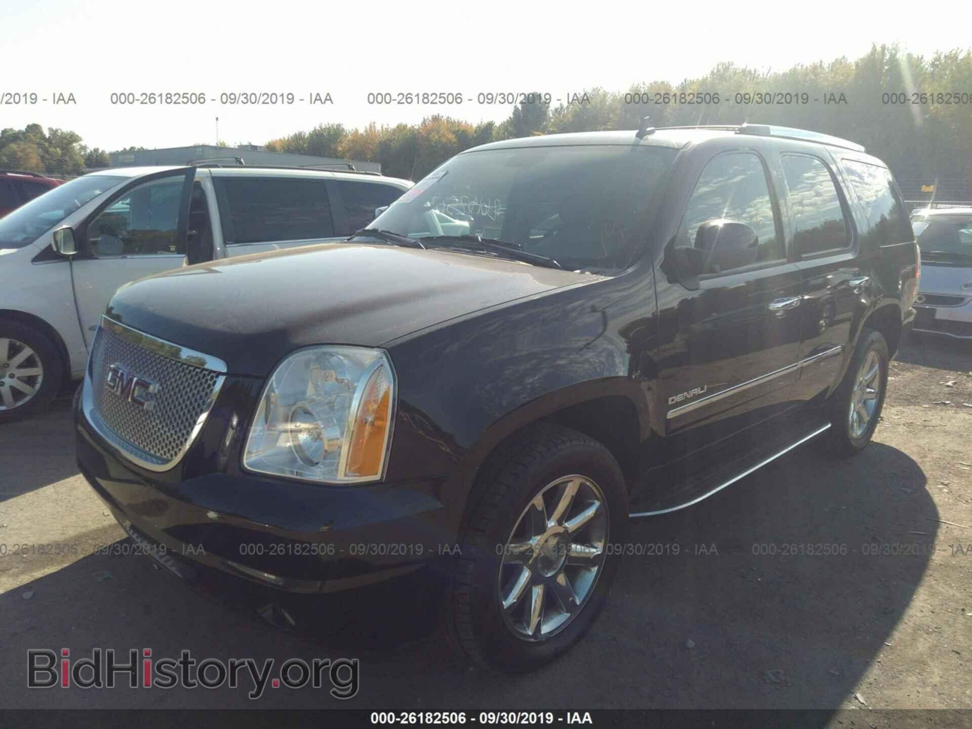 2010 GMC YUKON - VIN: 1GKUKEEF7AR100359 - Photo 2