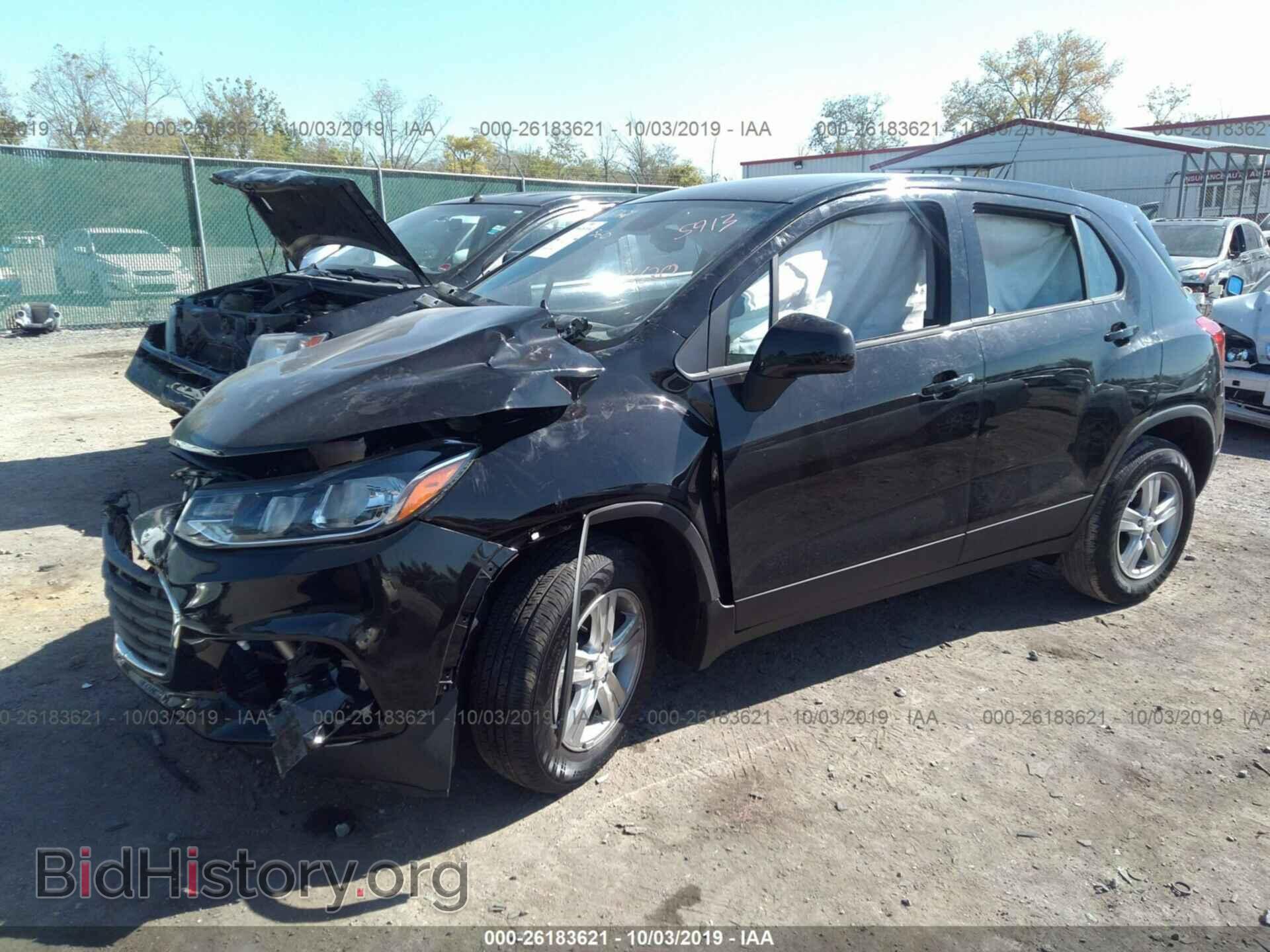 2019 CHEVROLET TRAX - VIN: 3GNCJKSB3KL385913 - Фото 2