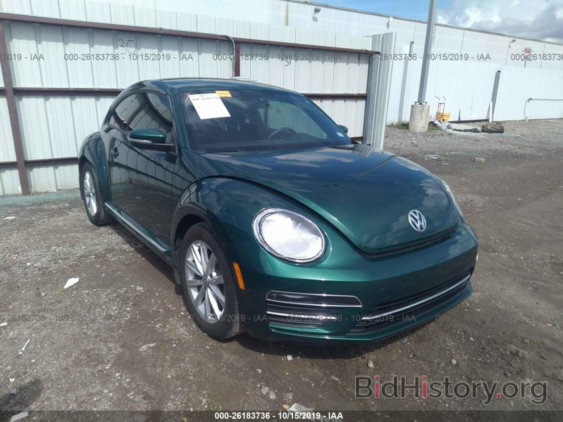 Photo 3VWJ17AT6HM610297 - VOLKSWAGEN BEETLE 2017