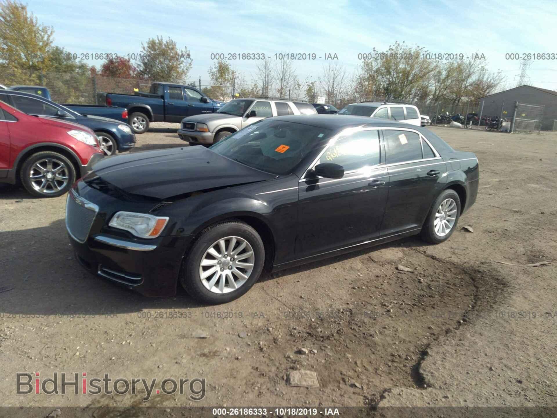 2012 CHRYSLER 300 - VIN: 2C3CCAAG7CH312214 - Фото 2