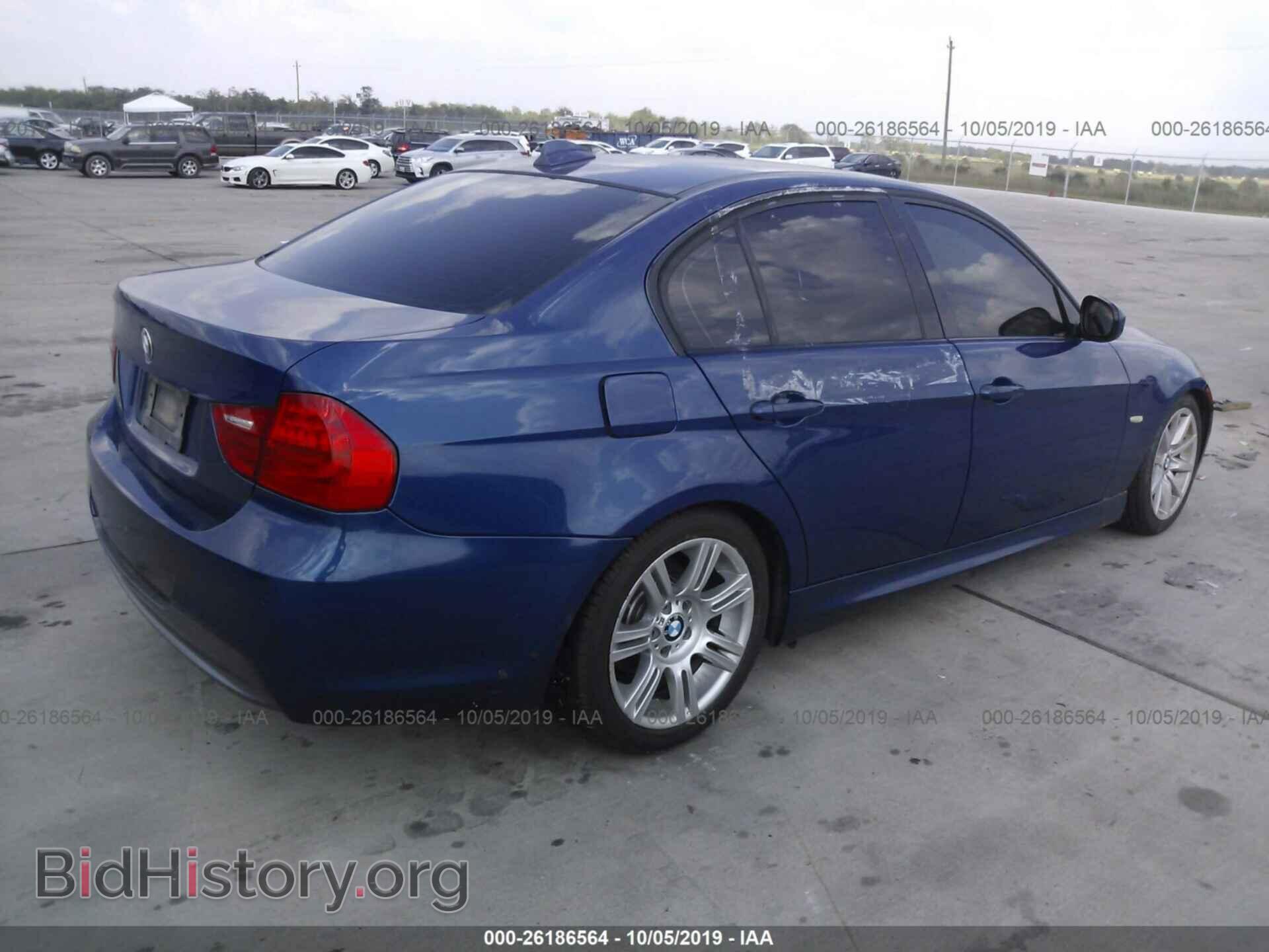 2011 BMW 328 - VIN: WBAPH7C52BE131277 - Photo 4