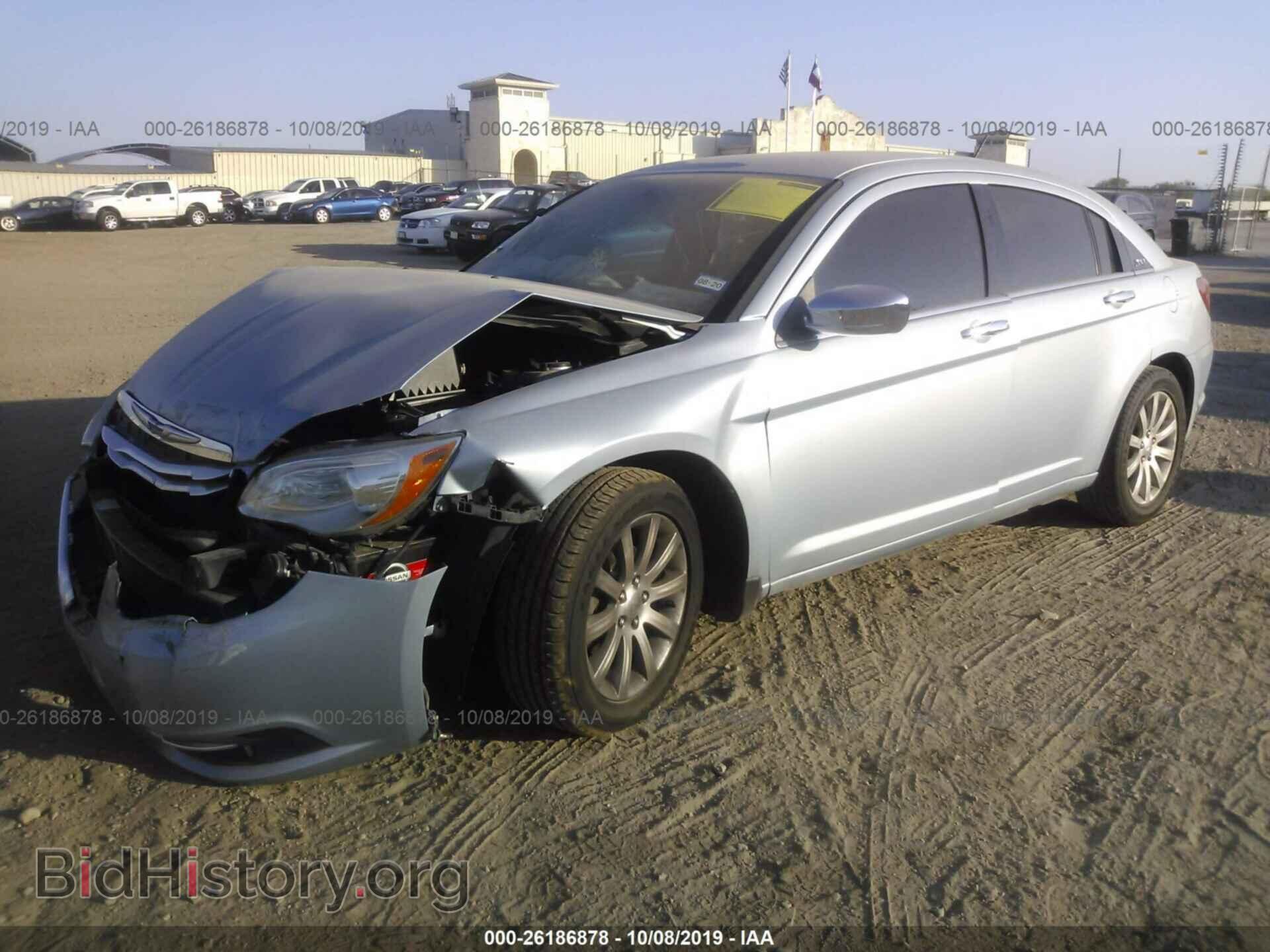 2013 CHRYSLER 200 - VIN: 1C3CCBCG5DN527537 - Фото 2