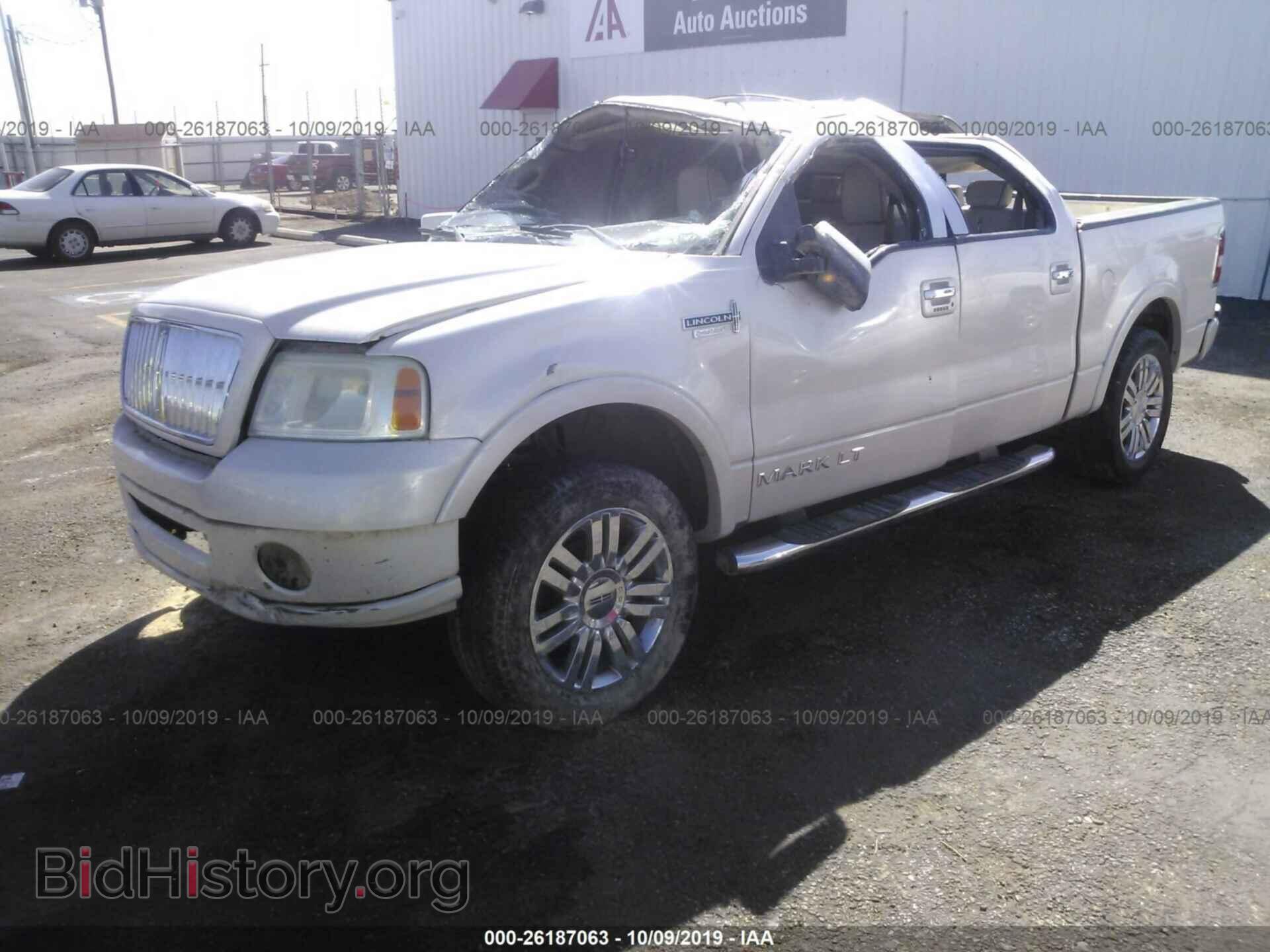 2007 LINCOLN MARK LT - VIN: 5LTPW16537FJ07053 - Фото 2