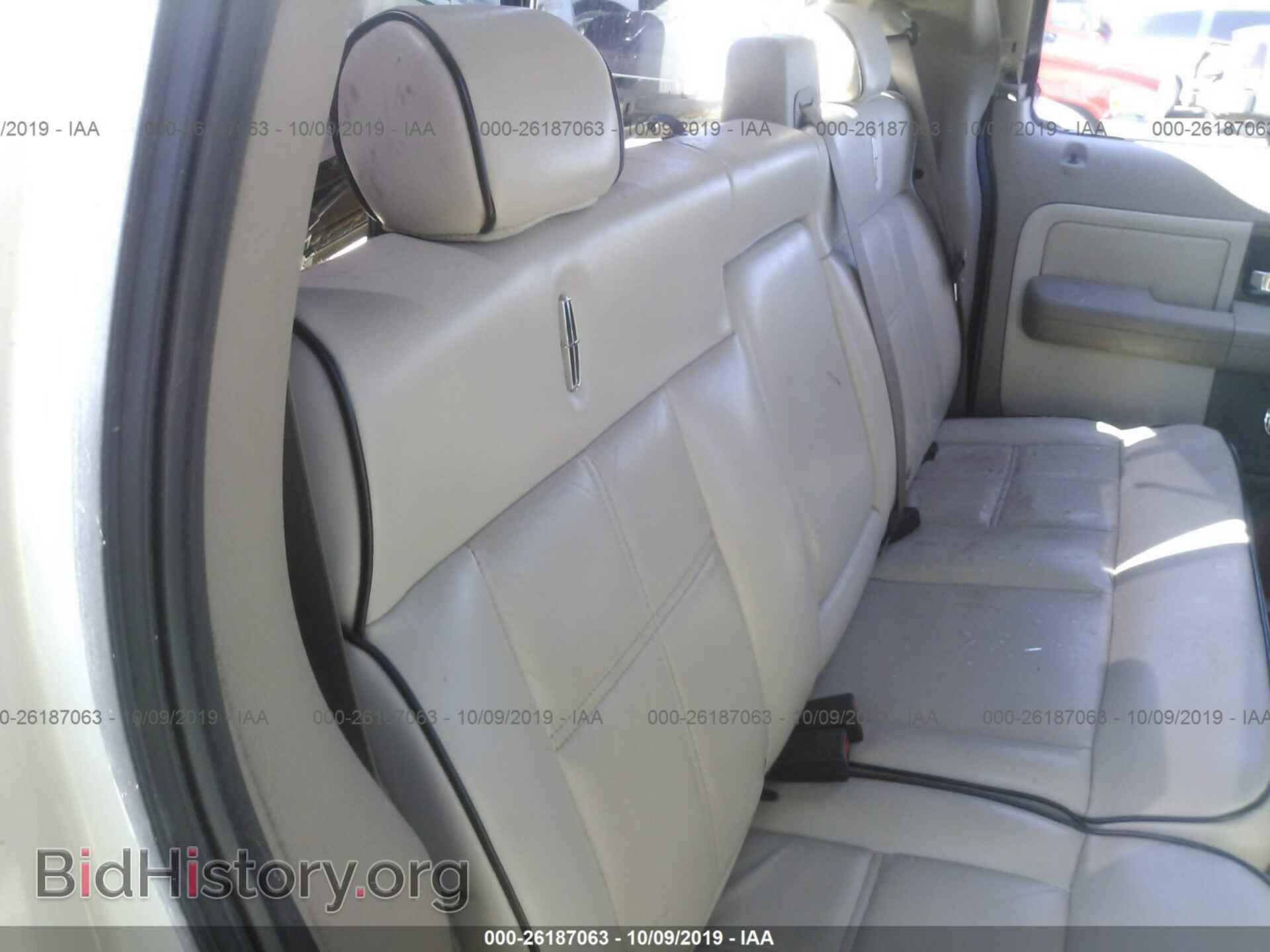 2007 LINCOLN MARK LT - VIN: 5LTPW16537FJ07053 - Фото 8