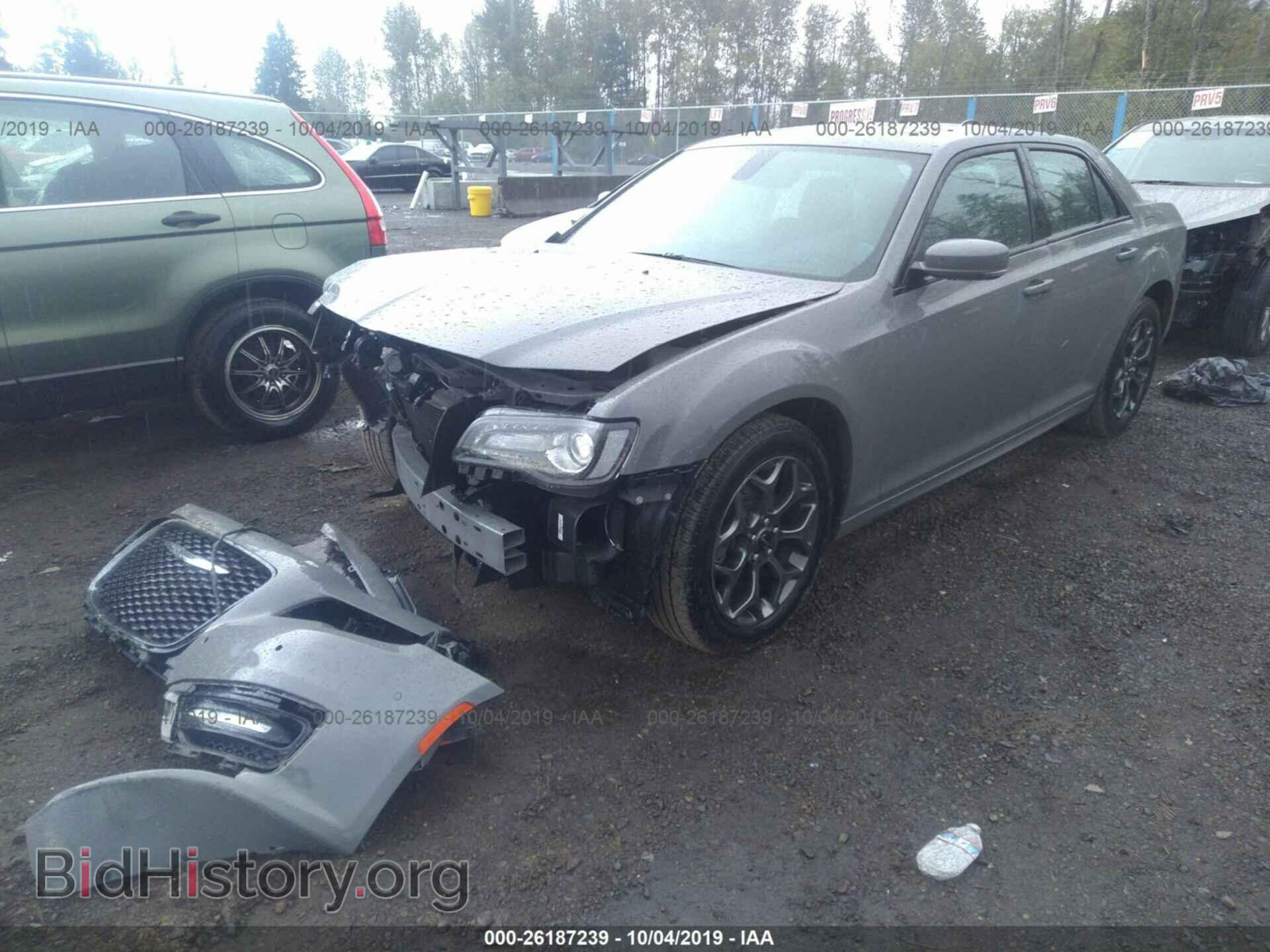 2018 CHRYSLER 300 - VIN: 2C3CCAGG6JH256299 - Фото 2
