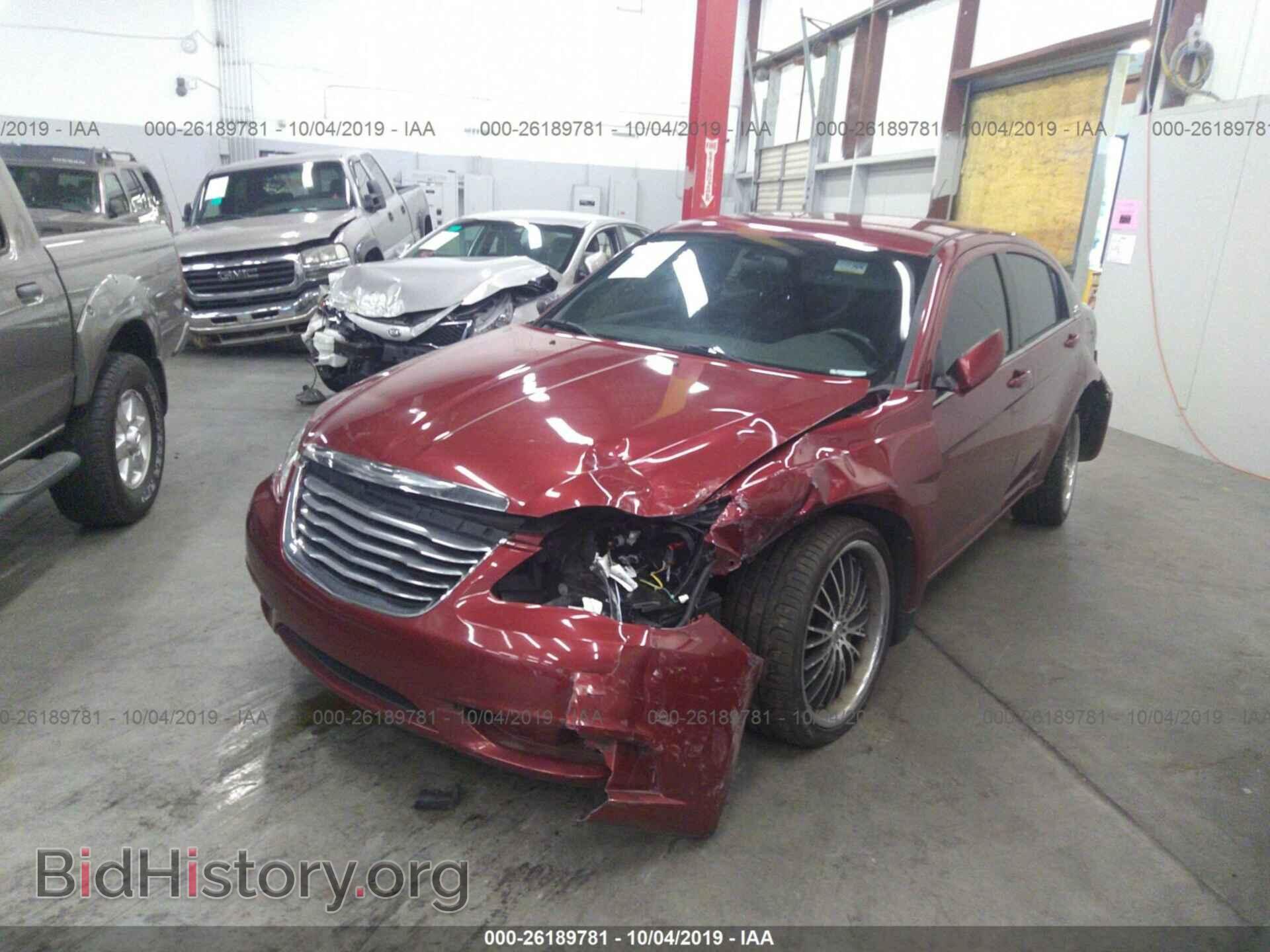 2011 CHRYSLER 200 - VIN: 1C3BC1FB9BN521937 - Фото 2