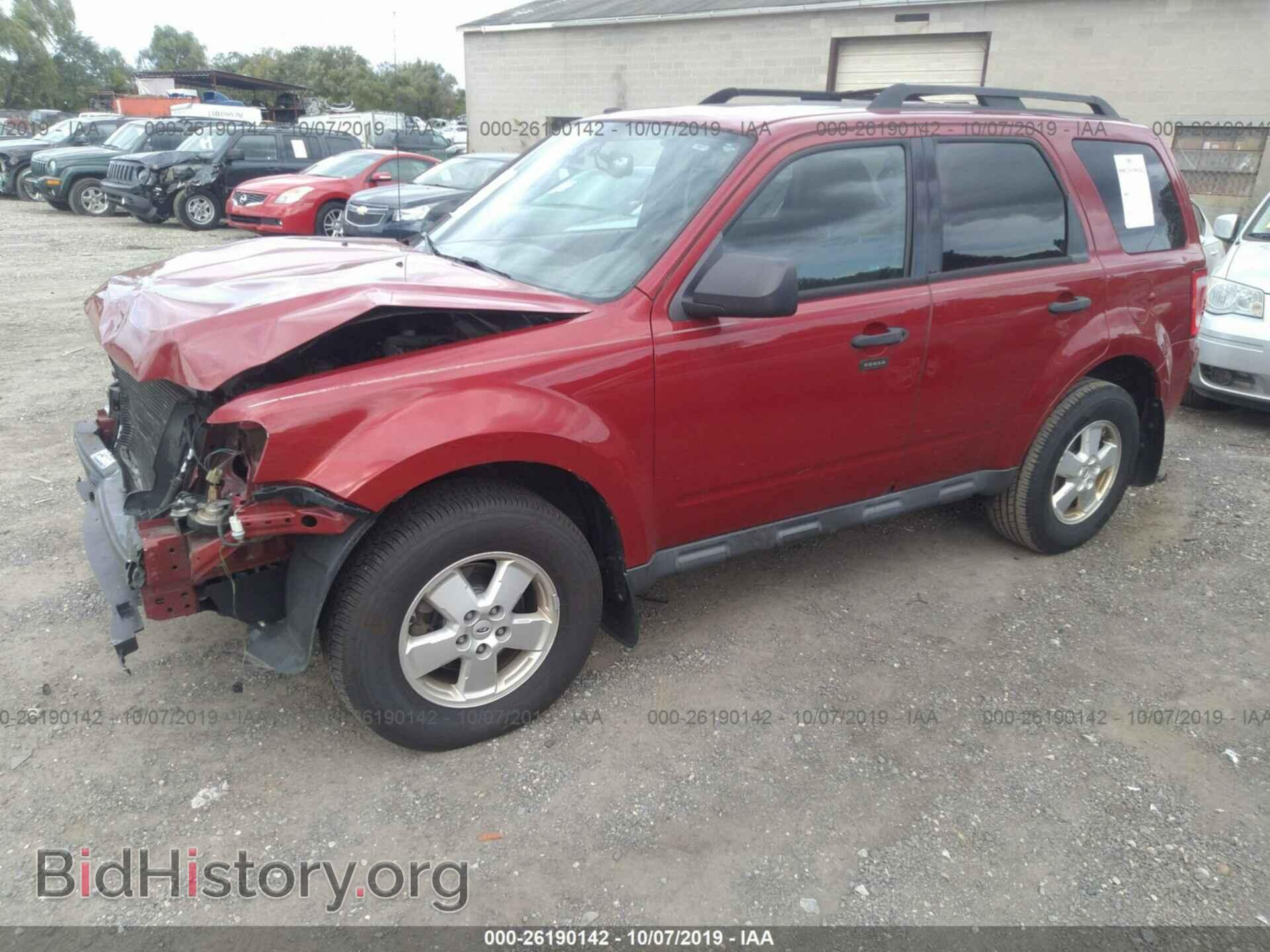2011 FORD ESCAPE - VIN: 1FMCU9DG6BKB09241 - Фото 2