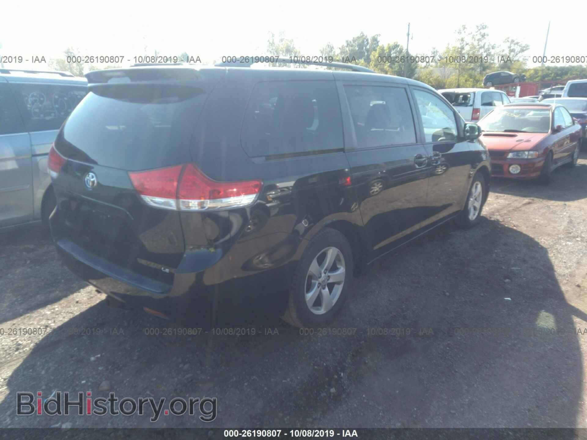 2011 TOYOTA SIENNA - VIN: 5TDKK3DC3BS067166 - Фото 4