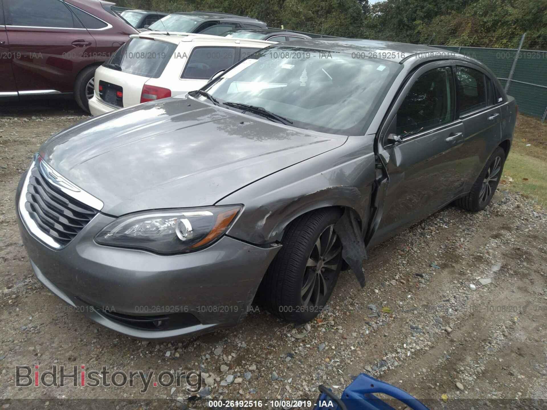2013 CHRYSLER 200 - VIN: 1C3CCBBG5DN744698 - Фото 2