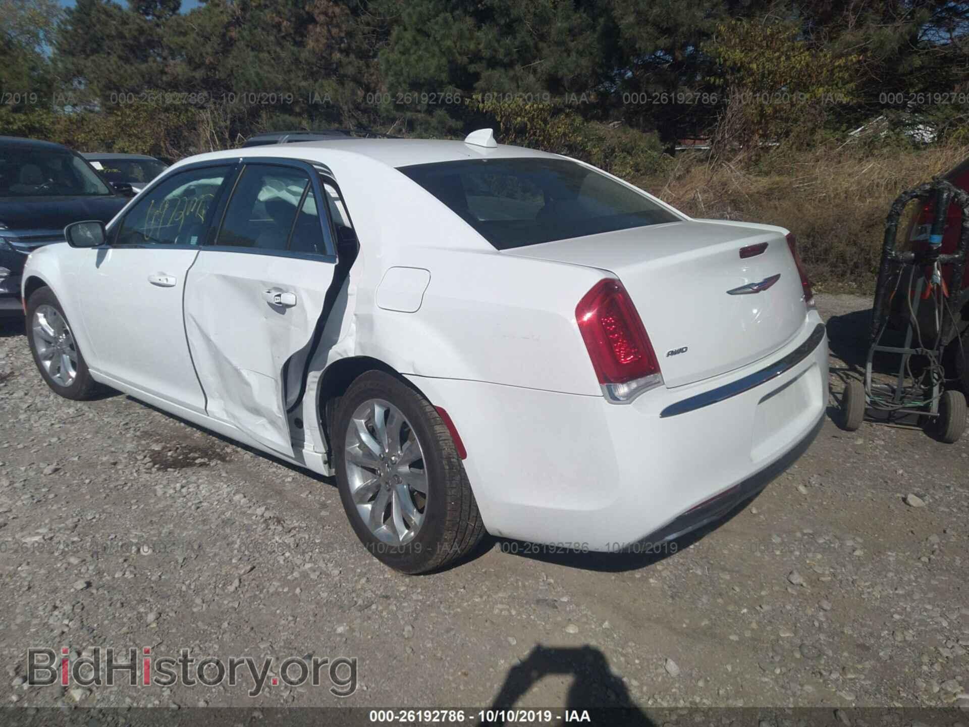 2018 CHRYSLER 300 - VIN: 2C3CCARG3JH251025 - Фото 3