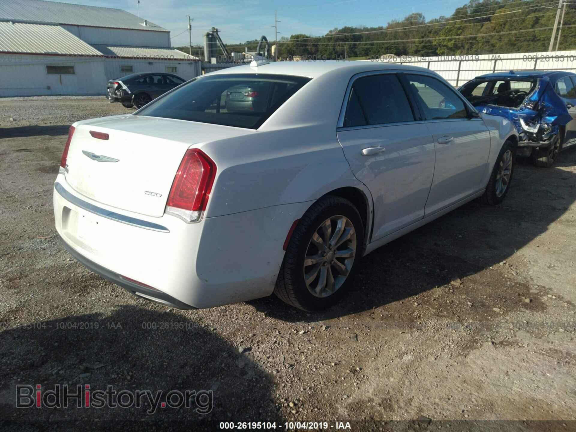 2016 CHRYSLER 300 - VIN: 2C3CCARG9GH235677 - Фото 4
