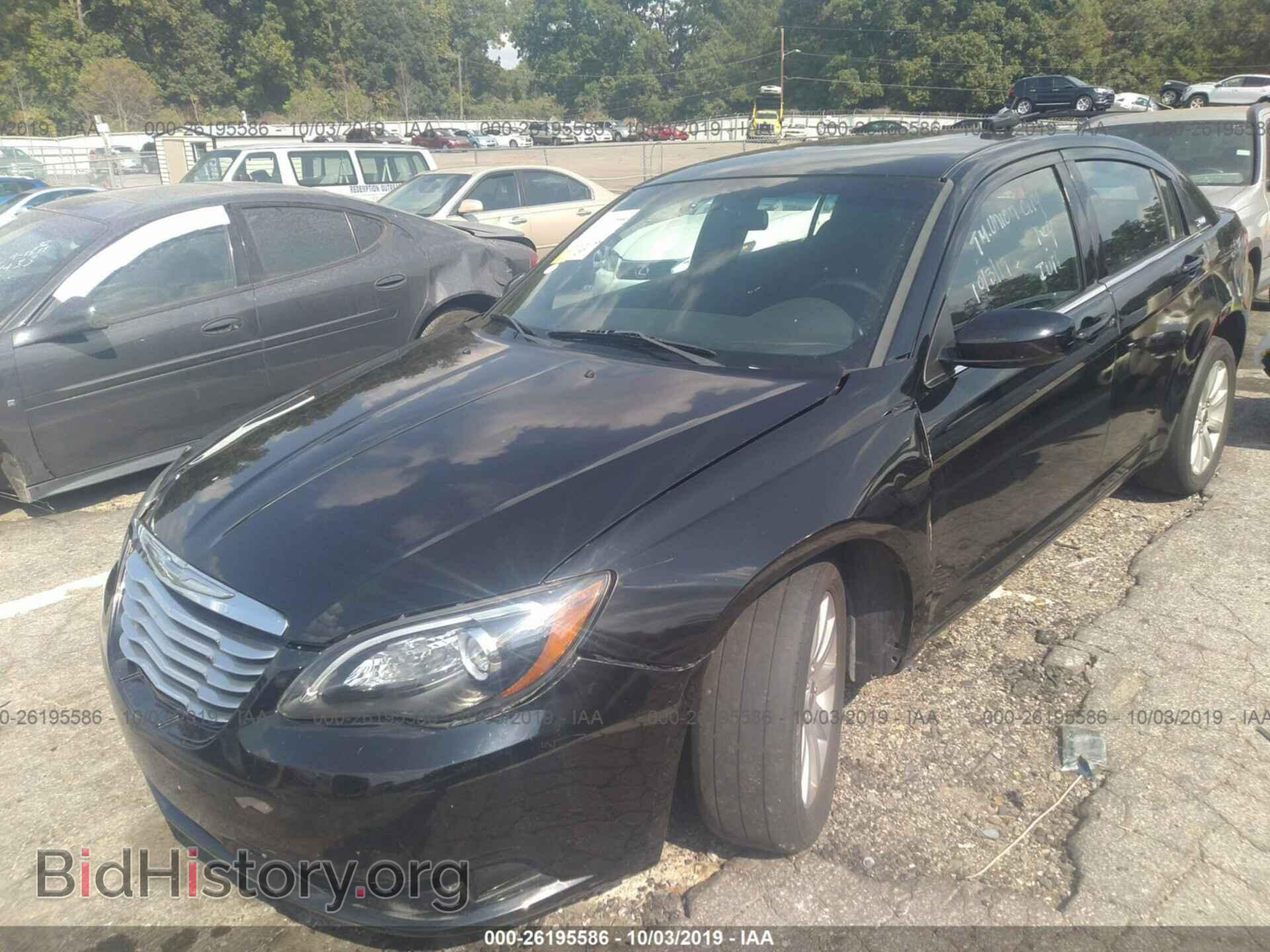 2012 CHRYSLER 200 - VIN: 1C3CCBBBXCN138963 - Фото 2