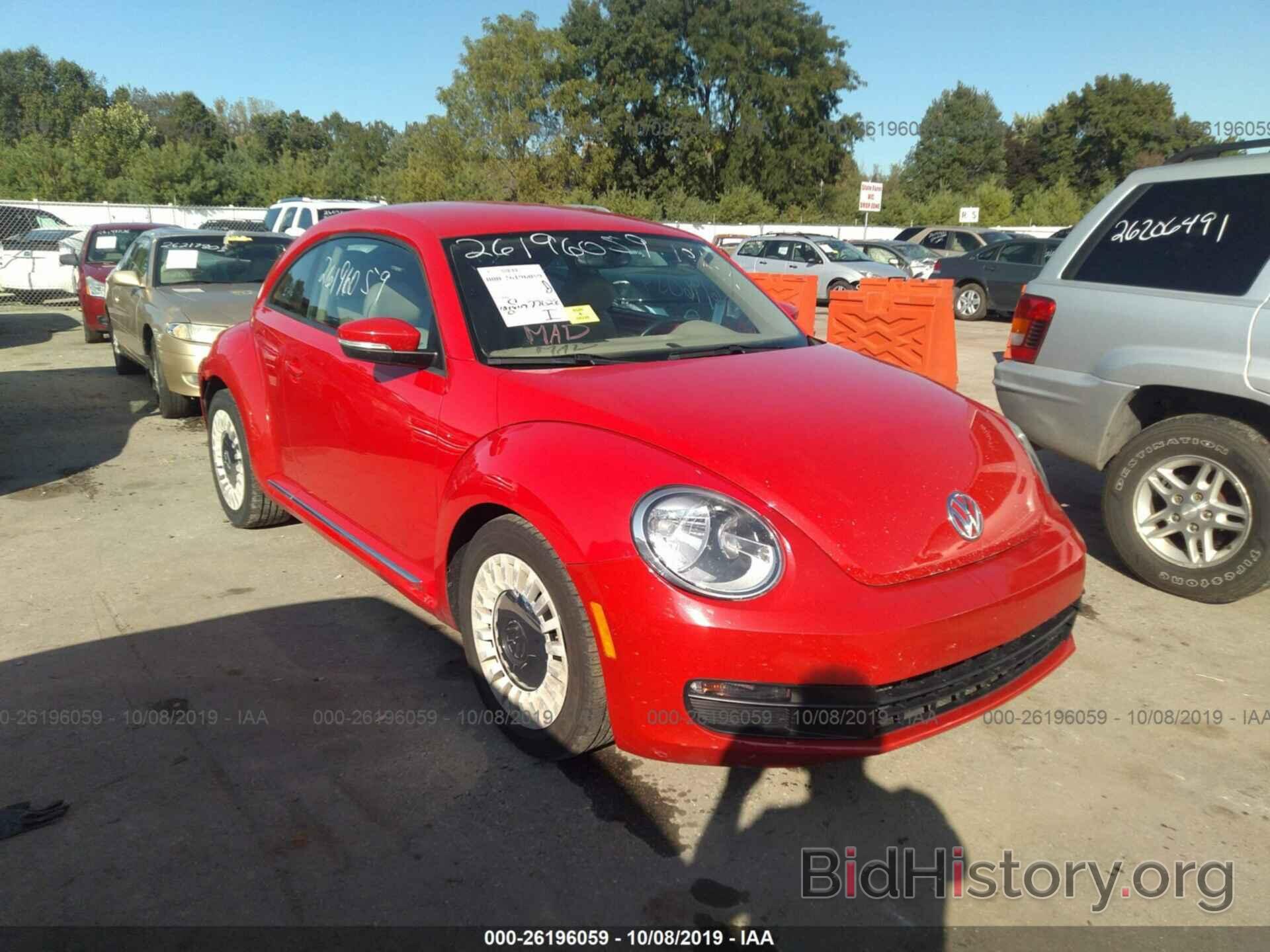 Фотография 3VWJX7AT6DM670606 - VOLKSWAGEN BEETLE 2013