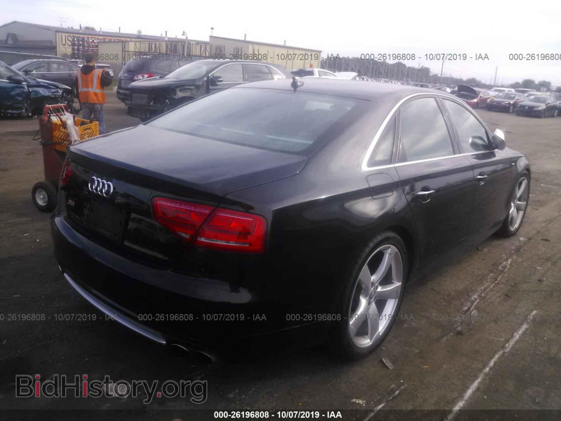 2013 AUDI S8 - VIN: WAUD2AFD3DN026075 - Фото 4
