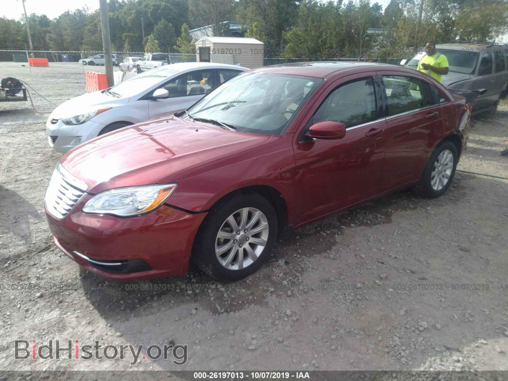 2012 CHRYSLER 200 - VIN: 1C3CCBBG2CN152867 - Photo 2