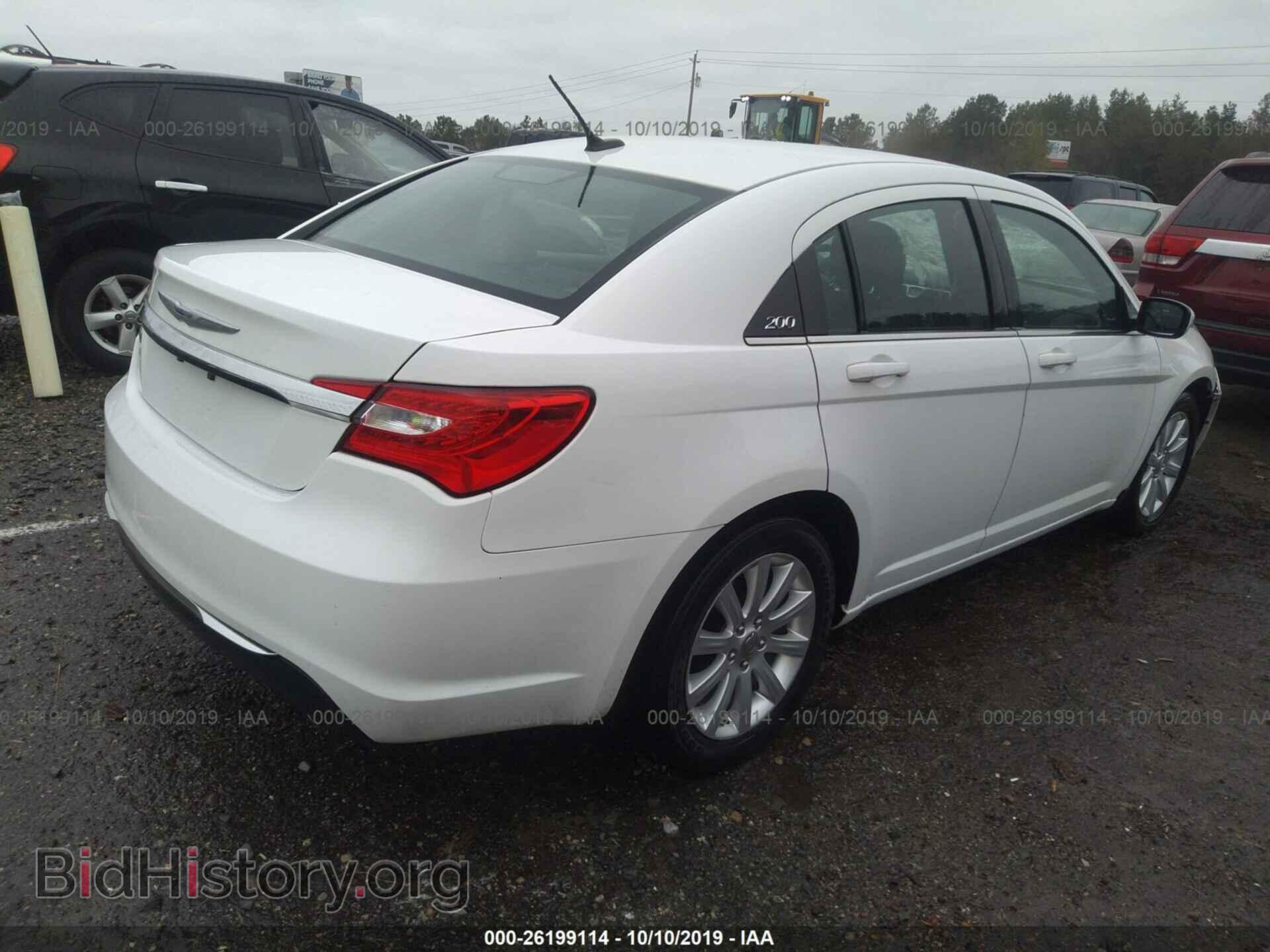 2013 CHRYSLER 200 - VIN: 1C3CCBBG1DN532090 - Photo 4