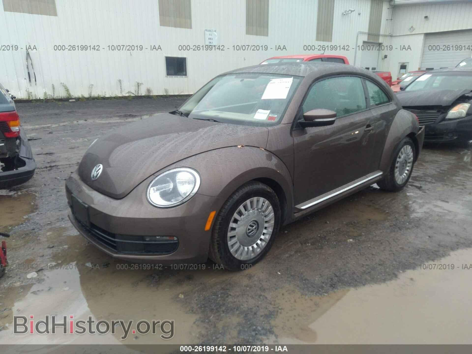 2014 VOLKSWAGEN BEETLE - VIN: 3VWH17AT2EM662469 - Фото 2