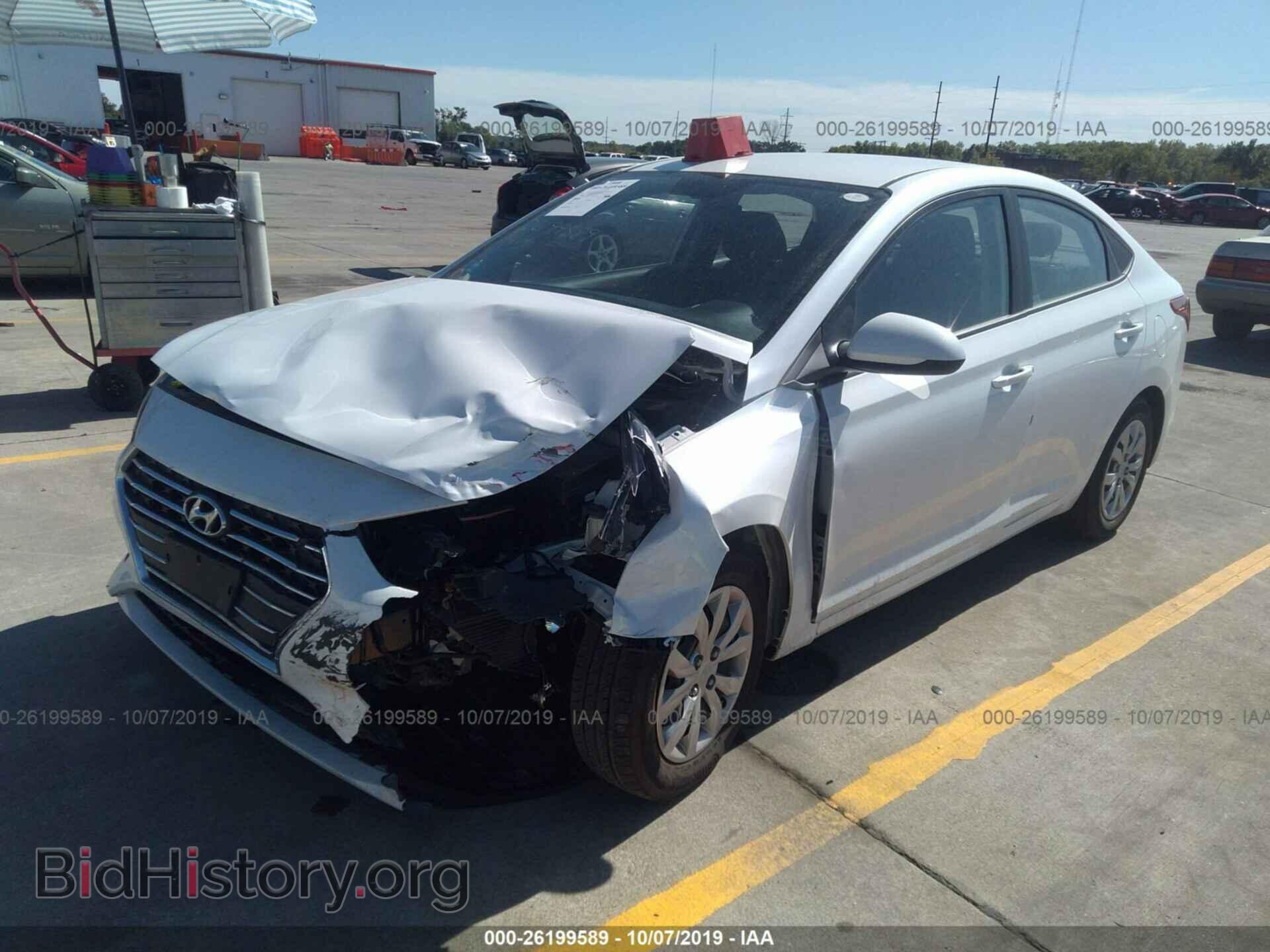 2019 HYUNDAI ACCENT - VIN: 3KPC24A34KE043743 - Фото 2