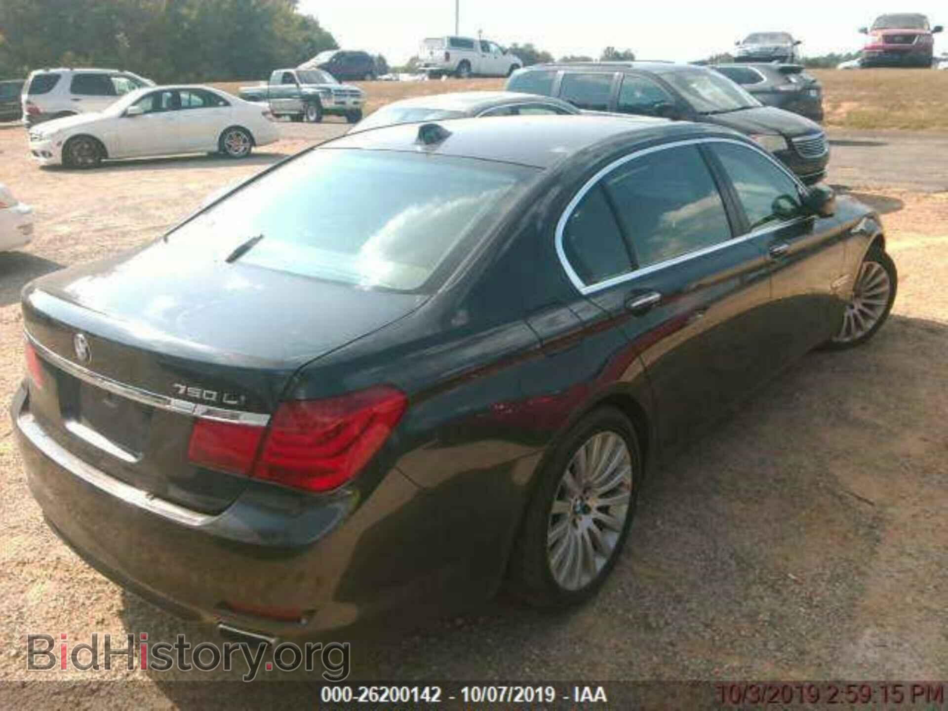 2012 BMW 750 - VIN: WBAKC8C55CC436915 - Фото 2