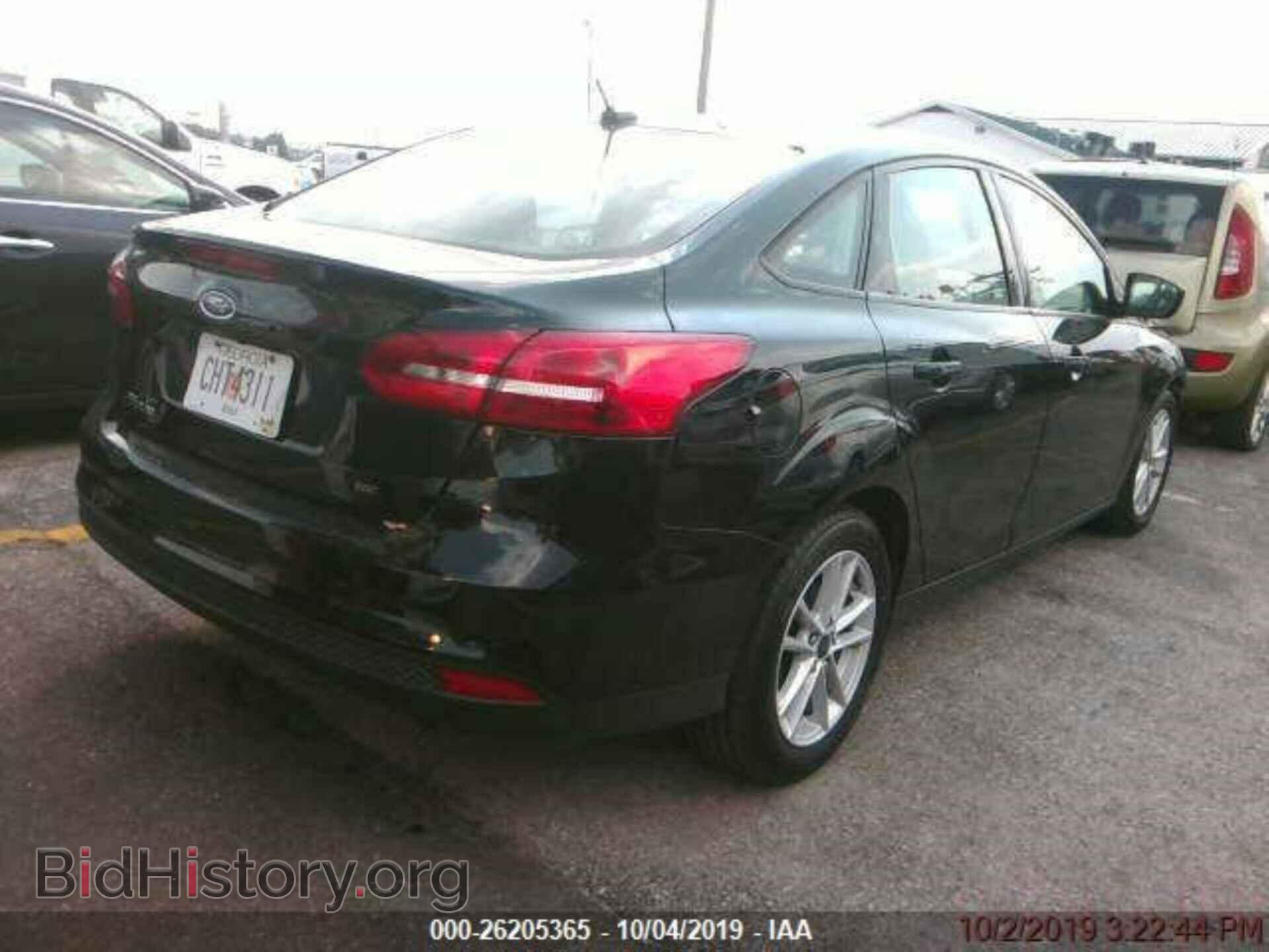 2018 Ford Focus - VIN: 1FADP3F23JL251432 - Фото 2