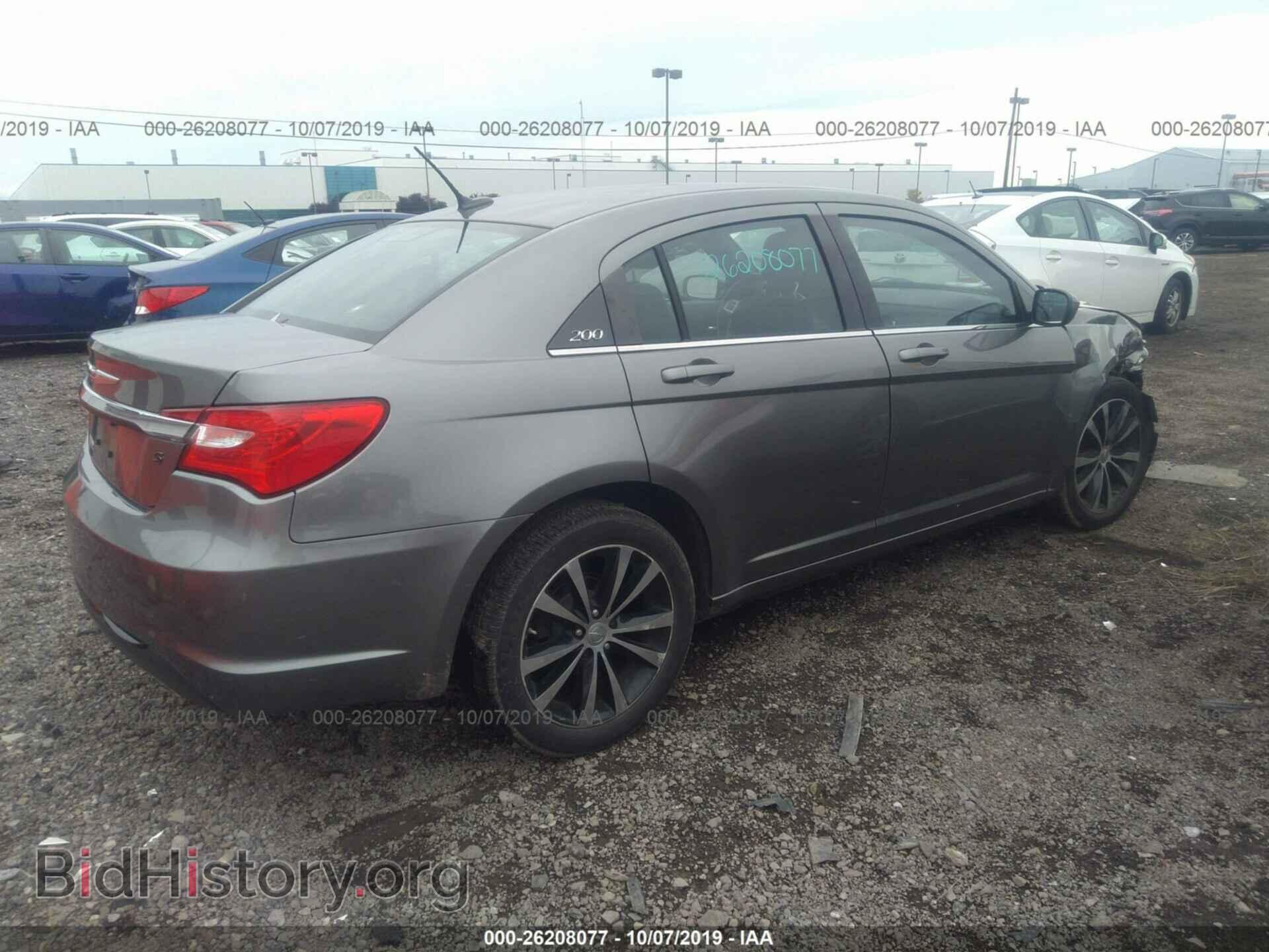 2013 CHRYSLER 200 - VIN: 1C3CCBCG2DN711432 - Photo 4