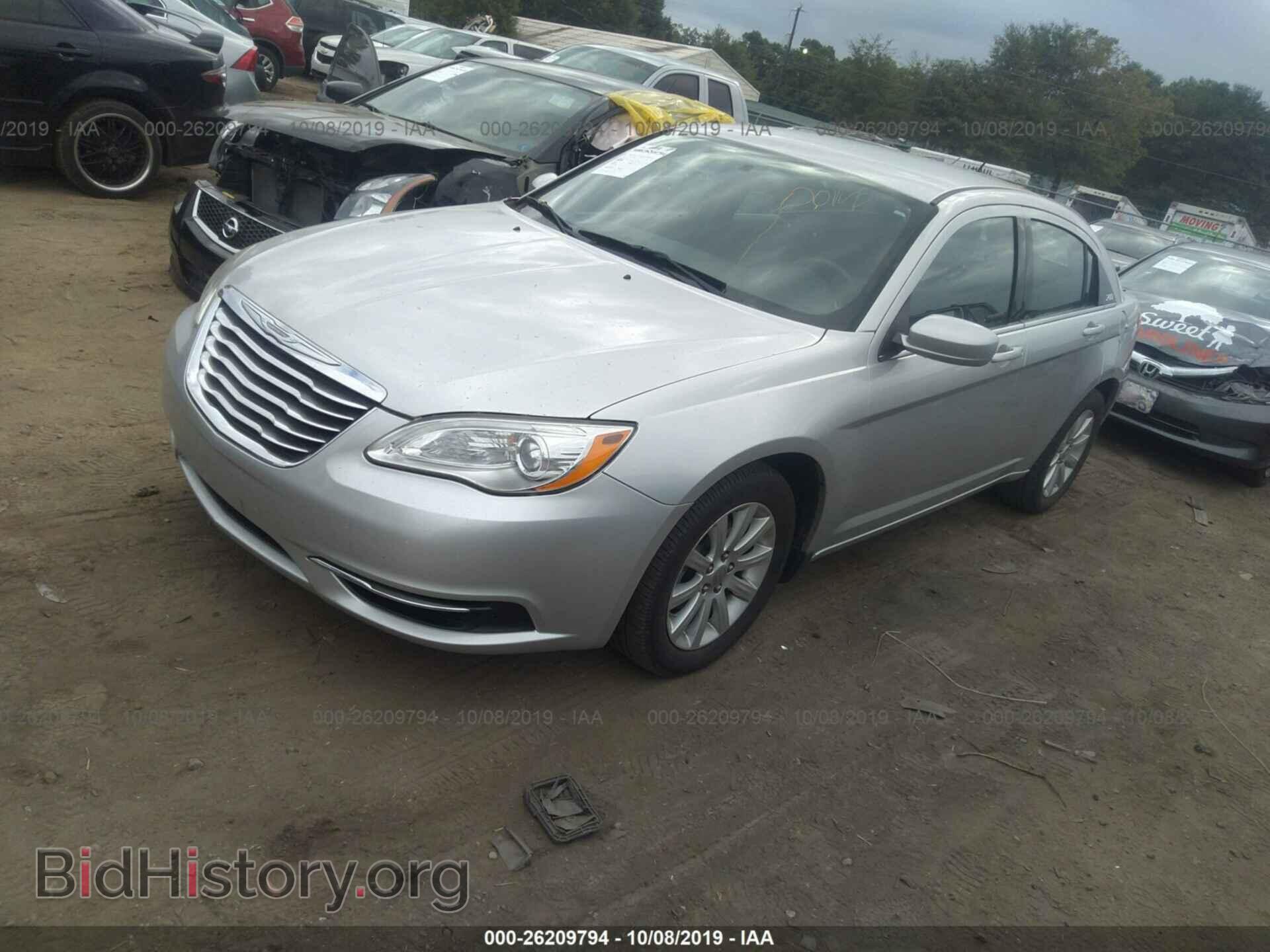2011 CHRYSLER 200 - VIN: 1C3BC1FBXBN625353 - Фото 2