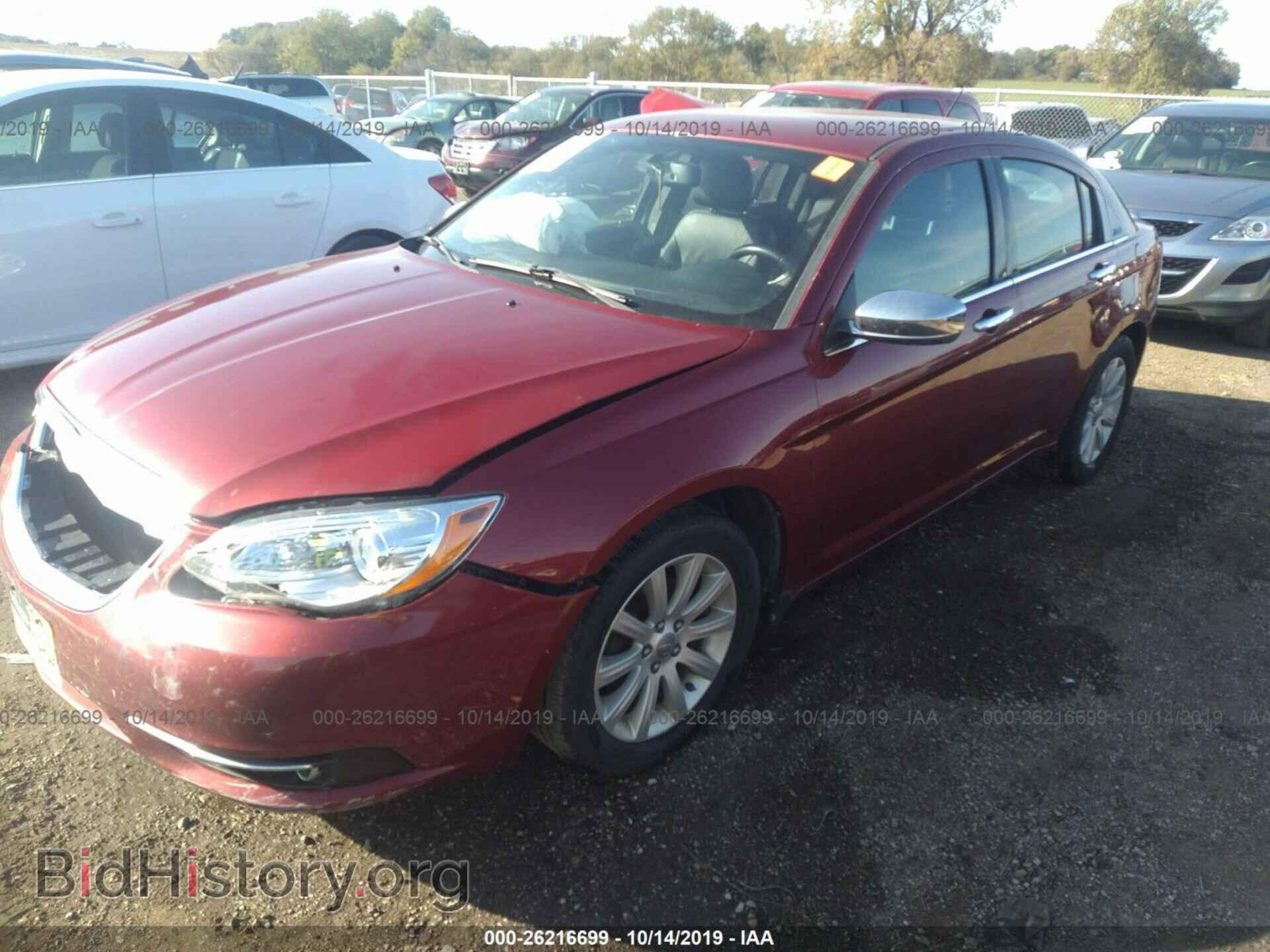 2013 CHRYSLER 200 - VIN: 1C3CCBCG4DN570847 - Фото 2