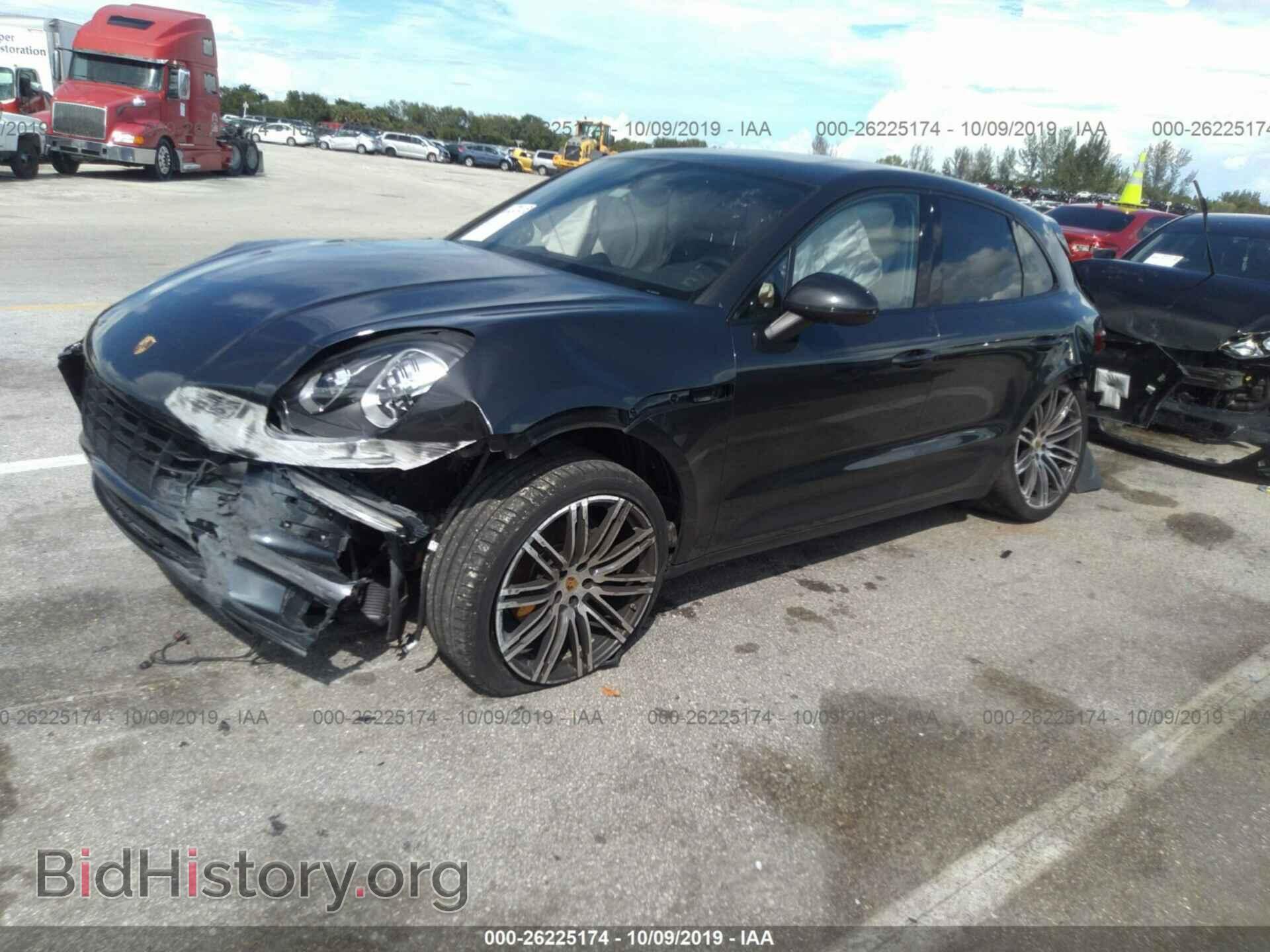 2017 PORSCHE MACAN - VIN: WP1AA2A58HLB03425 - Photo 2