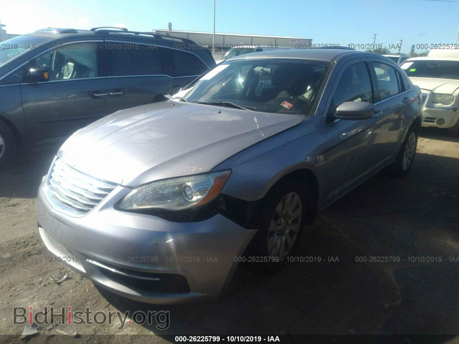 2013 CHRYSLER 200 - VIN: 1C3CCBAB0DN646782 - Photo 2