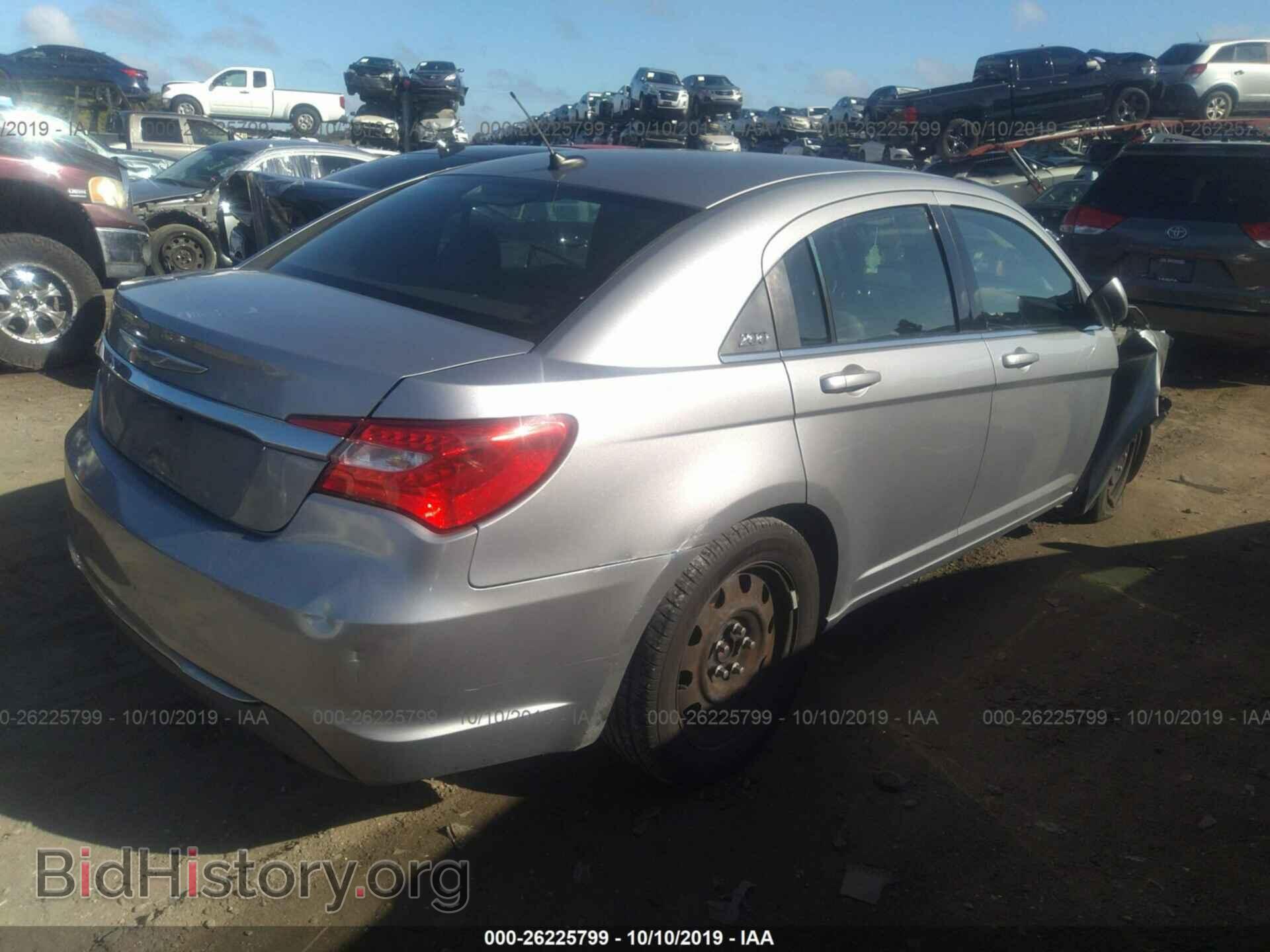 2013 CHRYSLER 200 - VIN: 1C3CCBAB0DN646782 - Photo 4