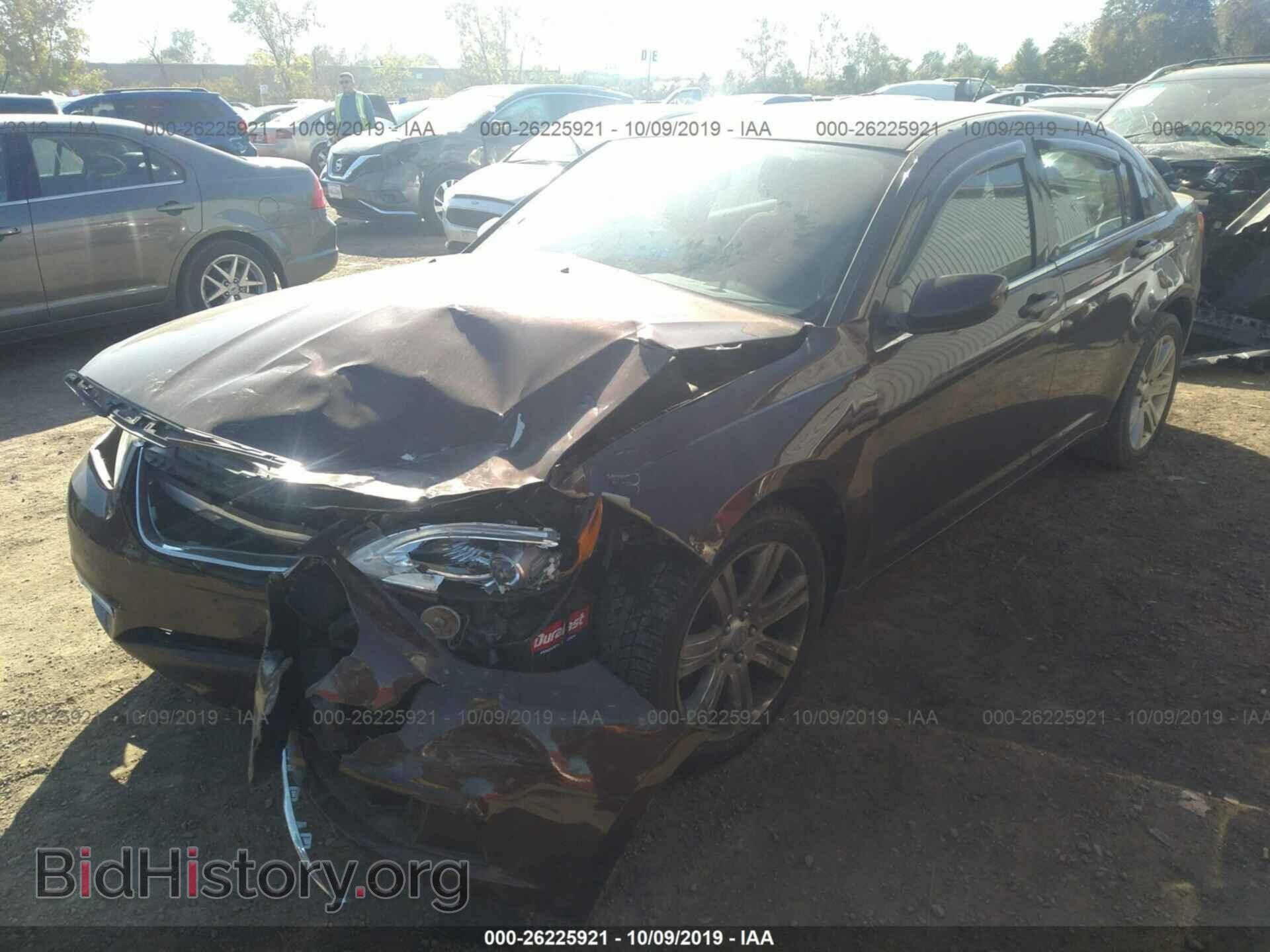 2013 CHRYSLER 200 - VIN: 1C3CCBBB9DN734910 - Фото 2