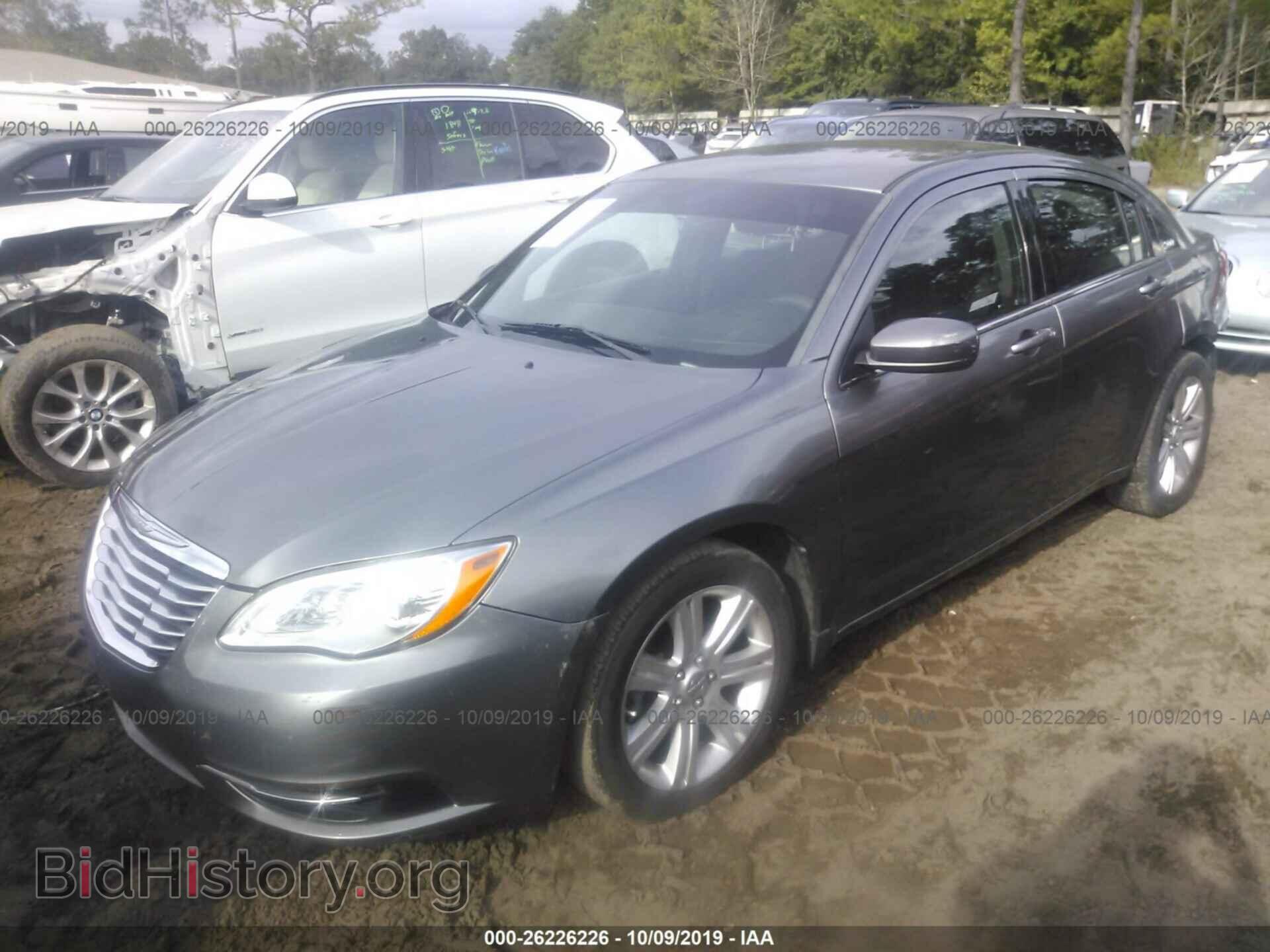 2013 CHRYSLER 200 - VIN: 1C3CCBAB4DN762230 - Photo 2