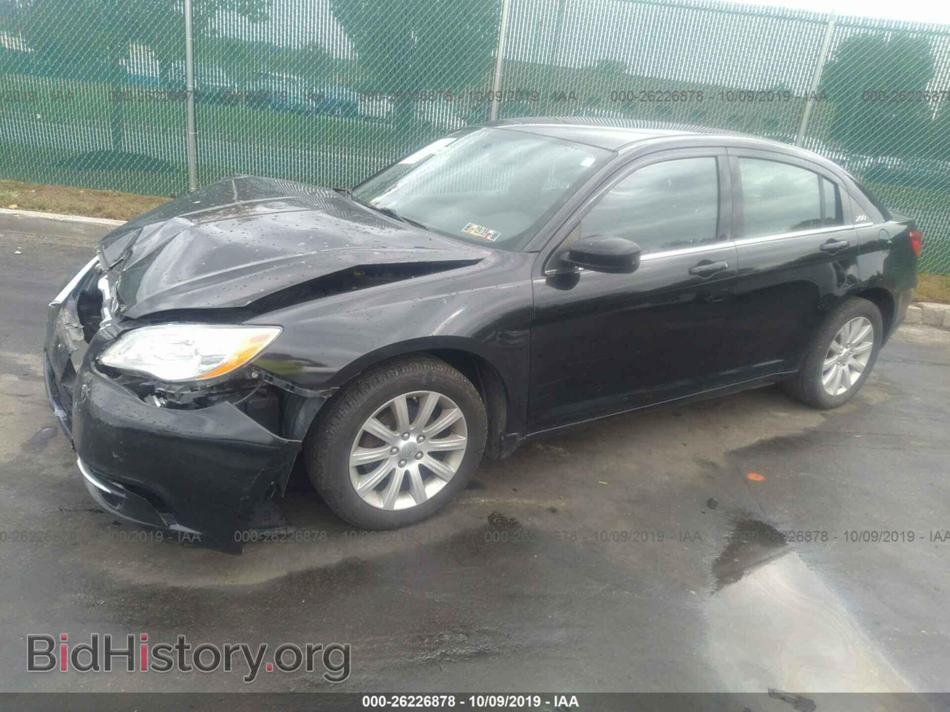 2013 CHRYSLER 200 - VIN: 1C3CCBBB5DN571530 - Photo 2