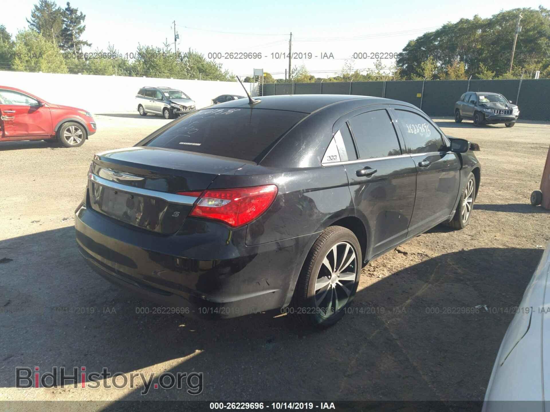 2013 CHRYSLER 200 - VIN: 1C3CCBCG9DN738532 - Фото 4