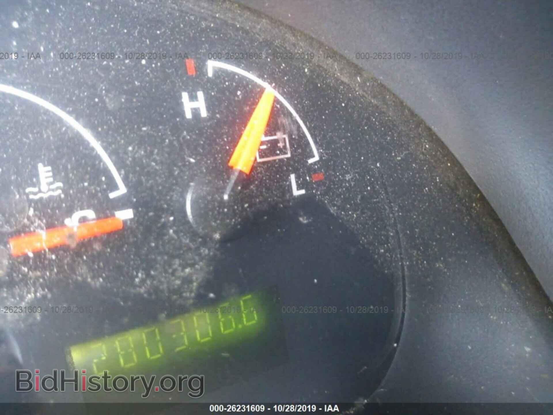 2004 Ford Econoline - VIN: 1FTNE24W64HA71728 - Photo 7