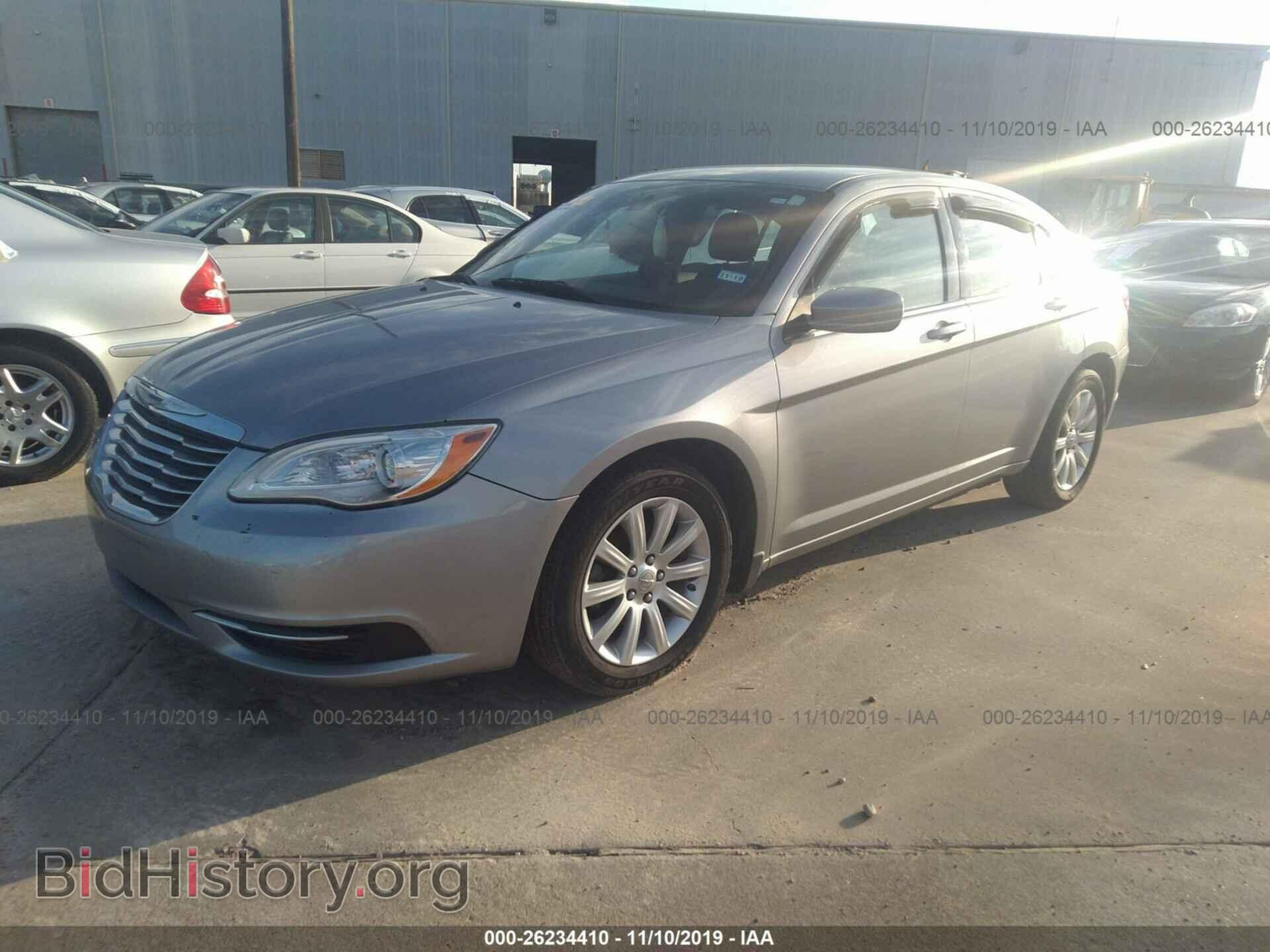 2013 CHRYSLER 200 - VIN: 1C3CCBBG1DN678165 - Photo 2