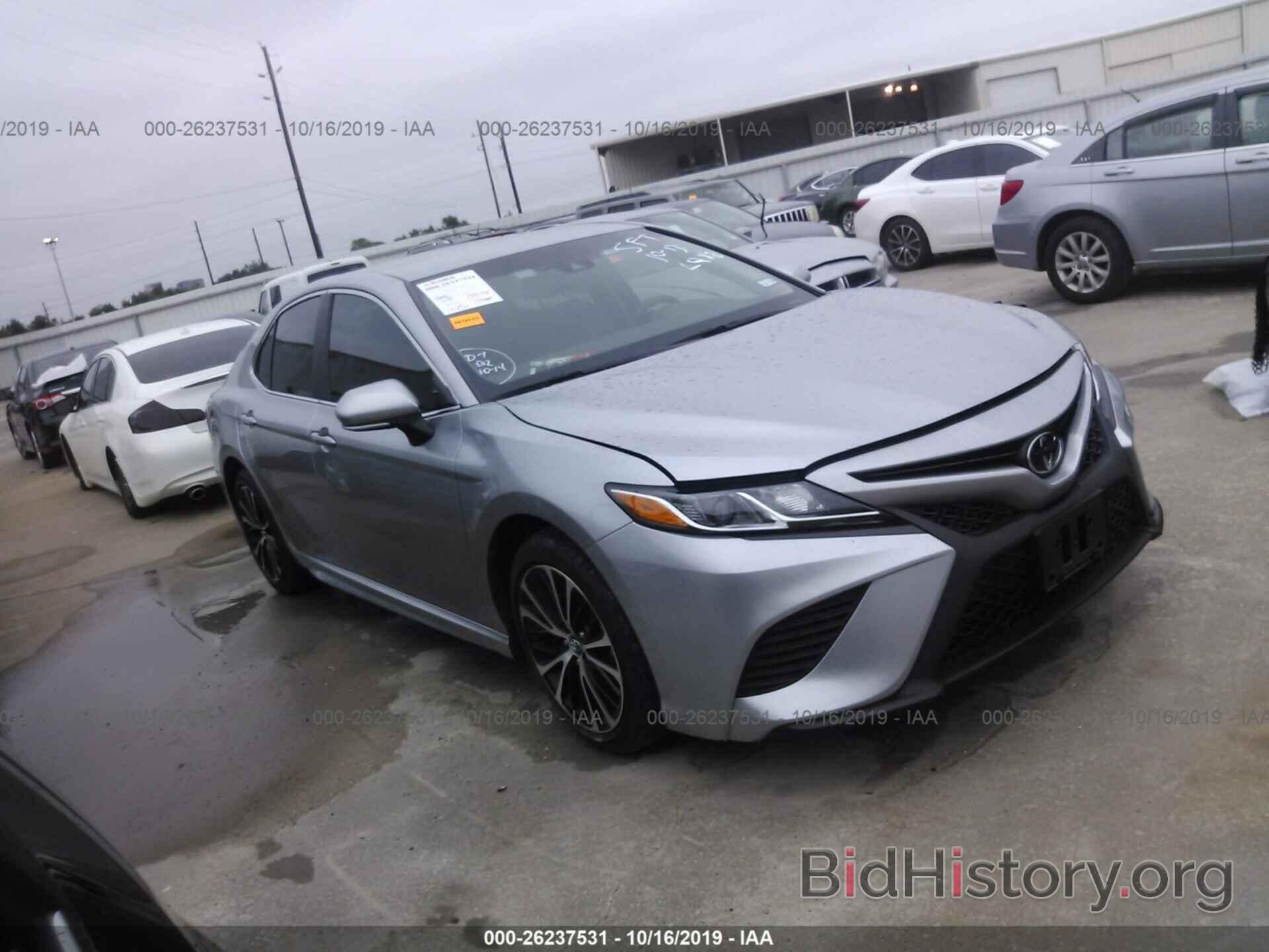 Photo 4T1B11HK5JU156011 - TOYOTA CAMRY 2018