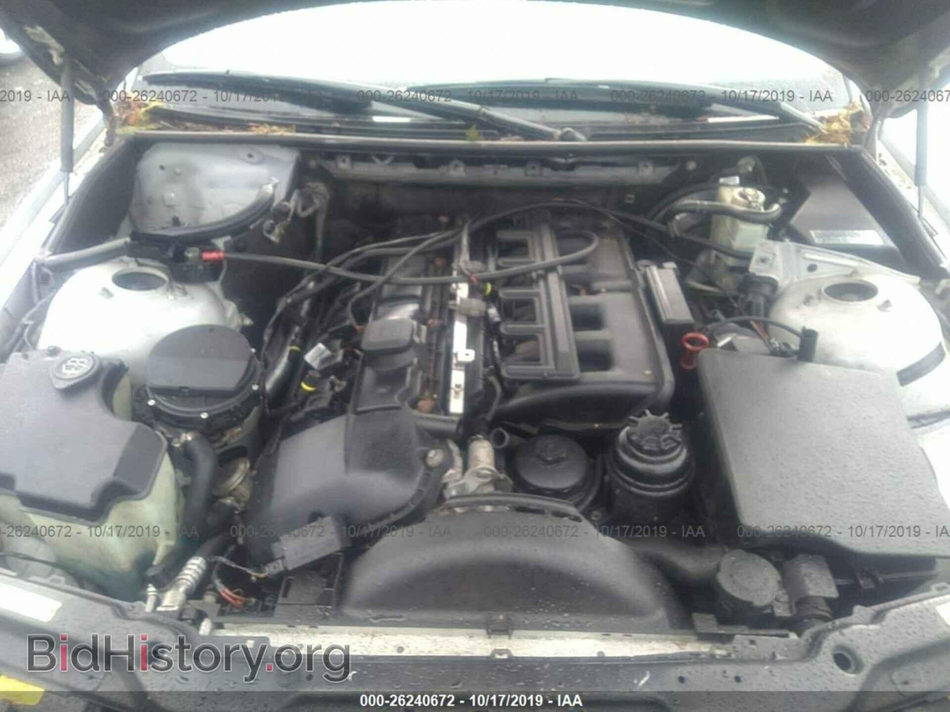 2003 BMW 330 - VIN: WBAEV53473KM25840 - Фото 10