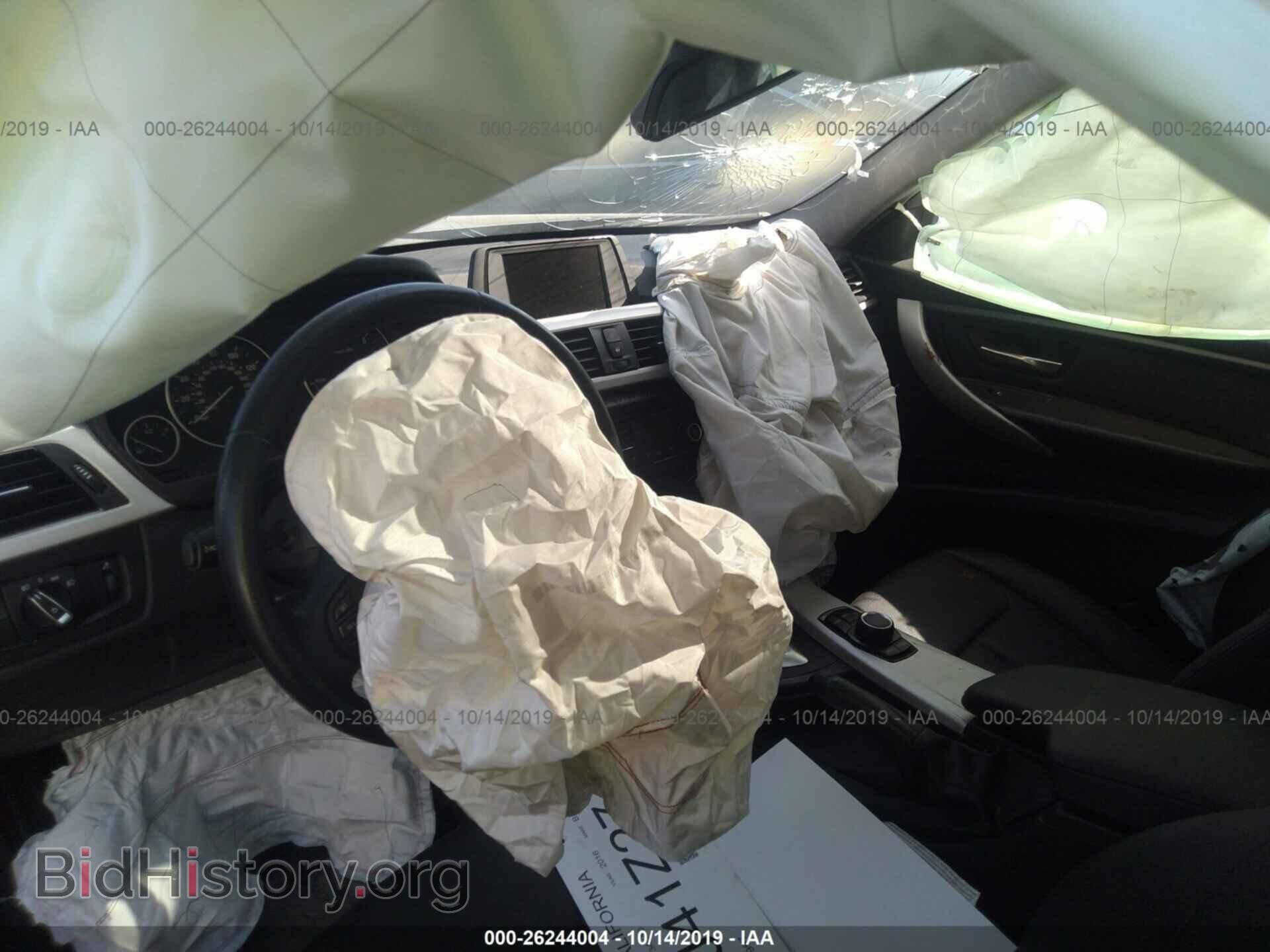2016 BMW 320 - VIN: WBA8E1G54GNT34540 - Фото 5