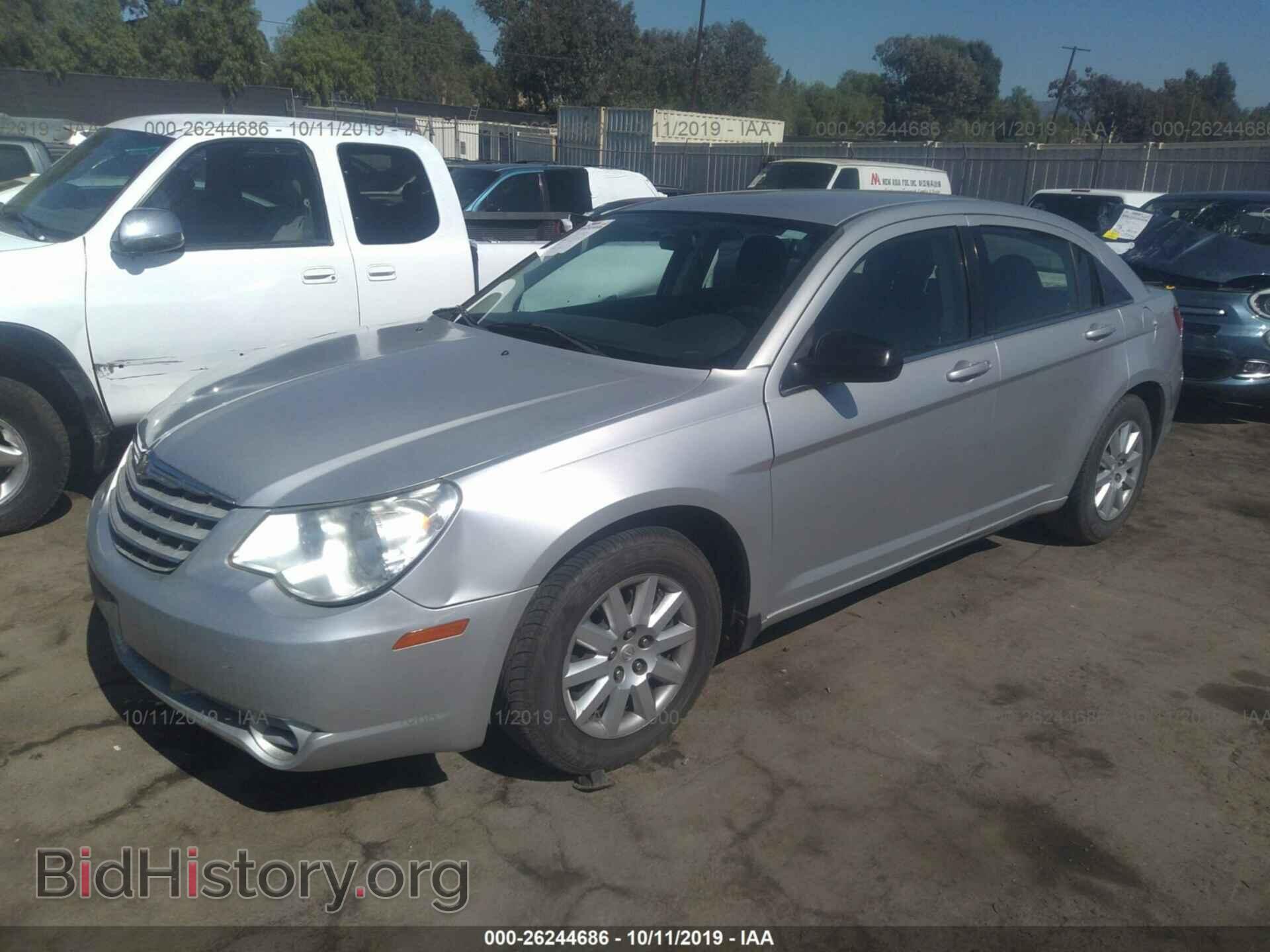 2010 CHRYSLER SEBRING - VIN: 1C3CC4FB6AN223849 - Фото 2