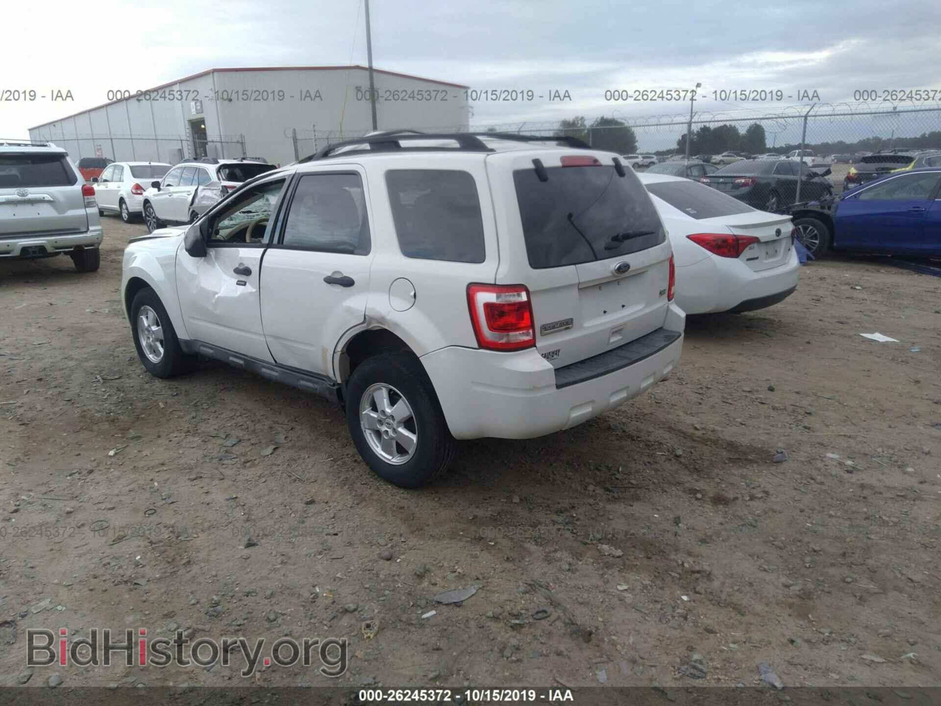 2011 FORD ESCAPE - VIN: 1FMCU0DG2BKC08070 - Photo 3