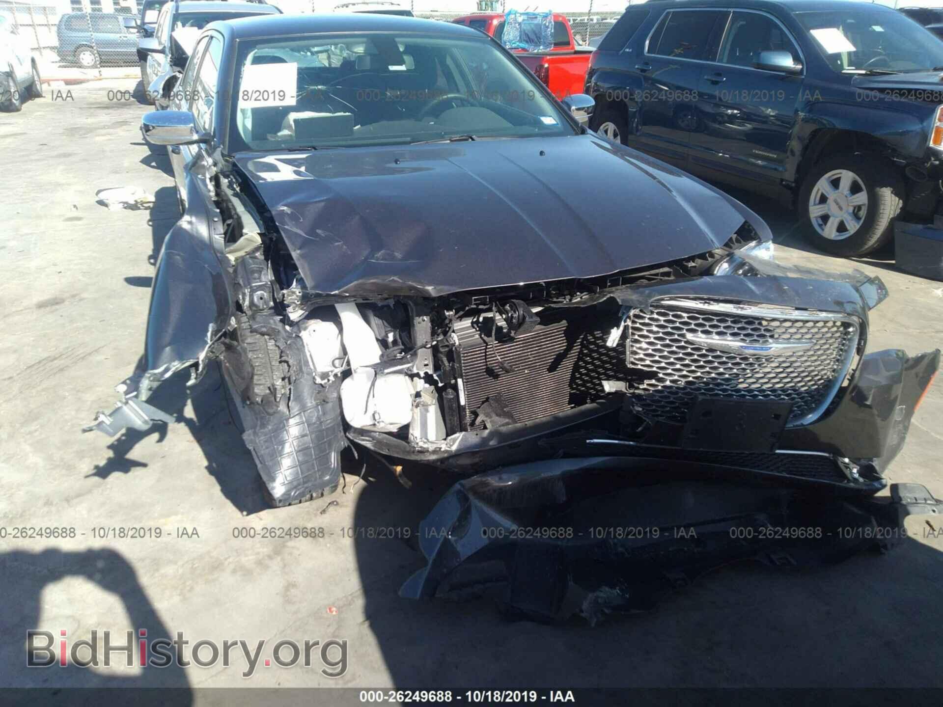 2019 CHRYSLER 300 - VIN: 2C3CCAAG9KH679405 - Фото 6