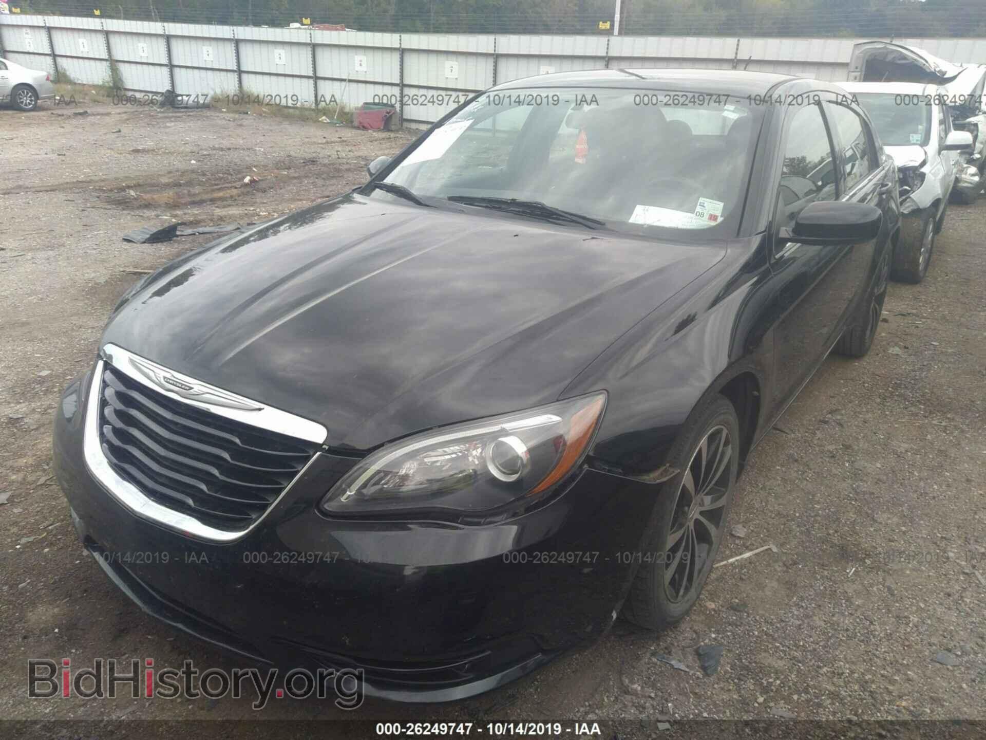2013 CHRYSLER 200 - VIN: 1C3CCBBB6DN592581 - Фото 2
