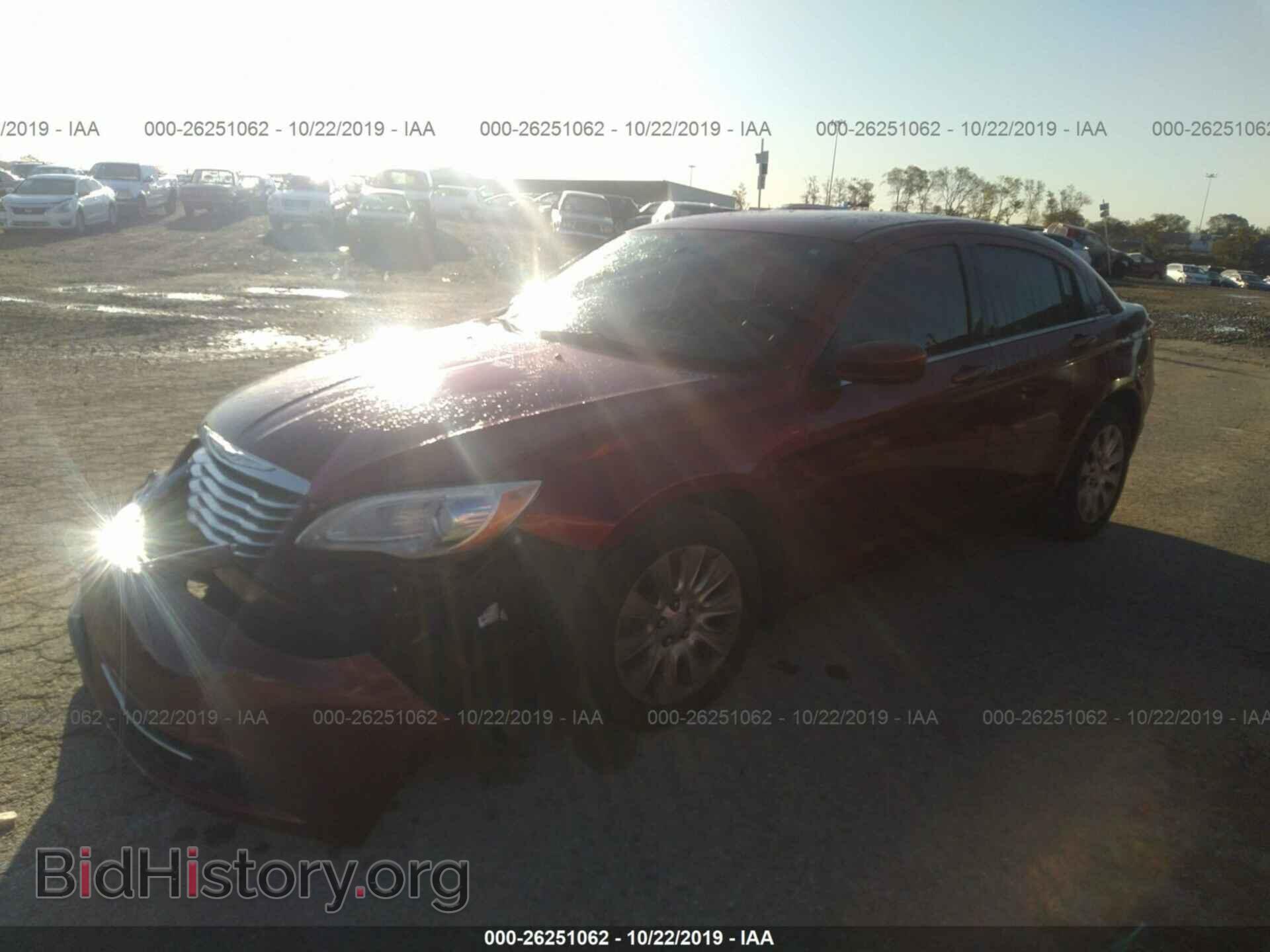 2012 CHRYSLER 200 - VIN: 1C3CCBAB2CN155757 - Фото 2