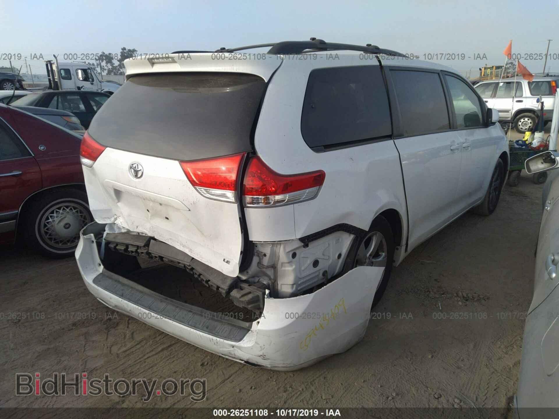 2011 TOYOTA SIENNA - VIN: 5TDKK3DC8BS099885 - Фото 4
