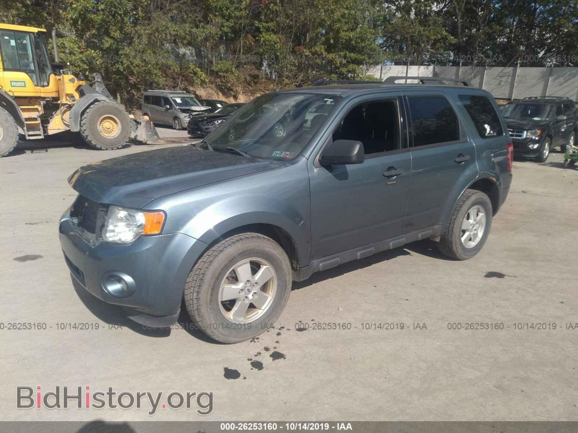 2011 FORD ESCAPE - VIN: 1FMCU0D72BKB96552 - Photo 2