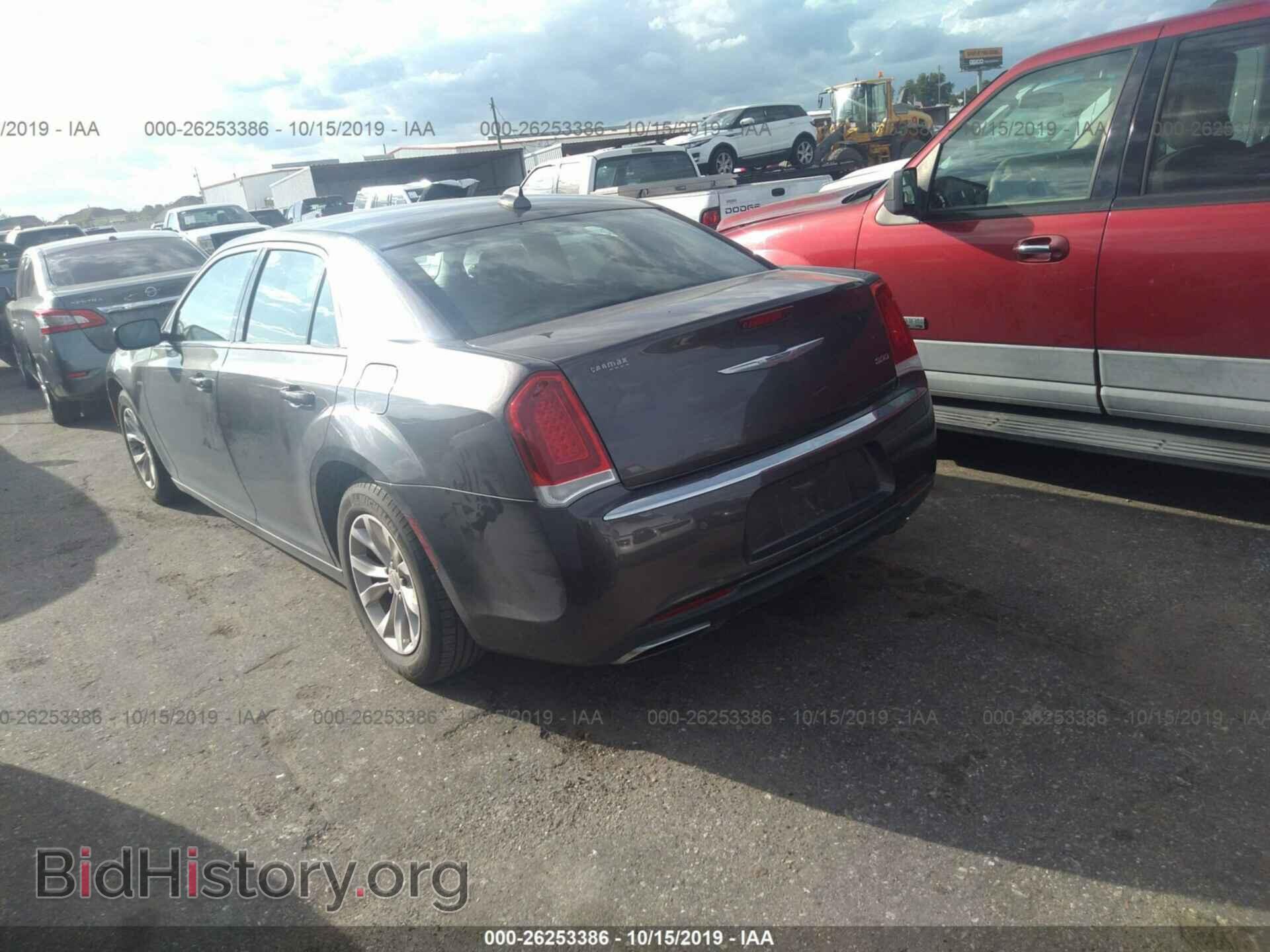 2015 CHRYSLER 300 - VIN: 2C3CCAAG8FH772700 - Фото 3