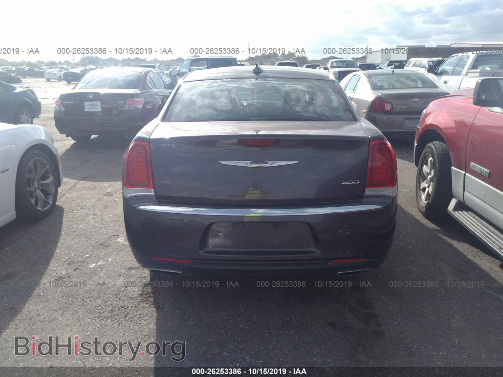 2015 CHRYSLER 300 - VIN: 2C3CCAAG8FH772700 - Фото 6