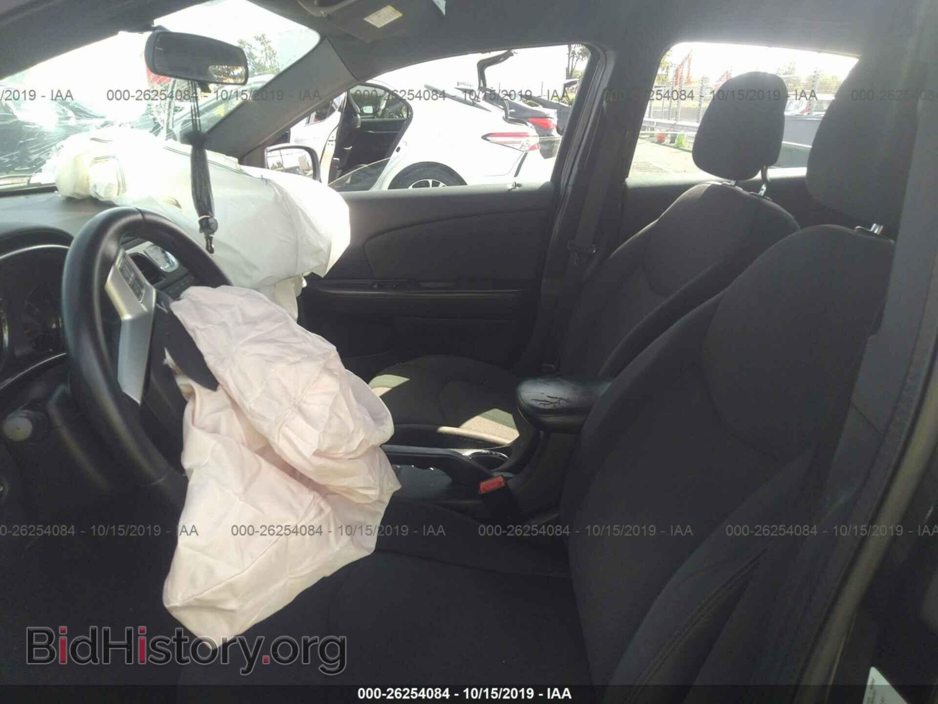 2012 CHRYSLER 200 - VIN: 1C3CCBBB0CN114638 - Photo 5