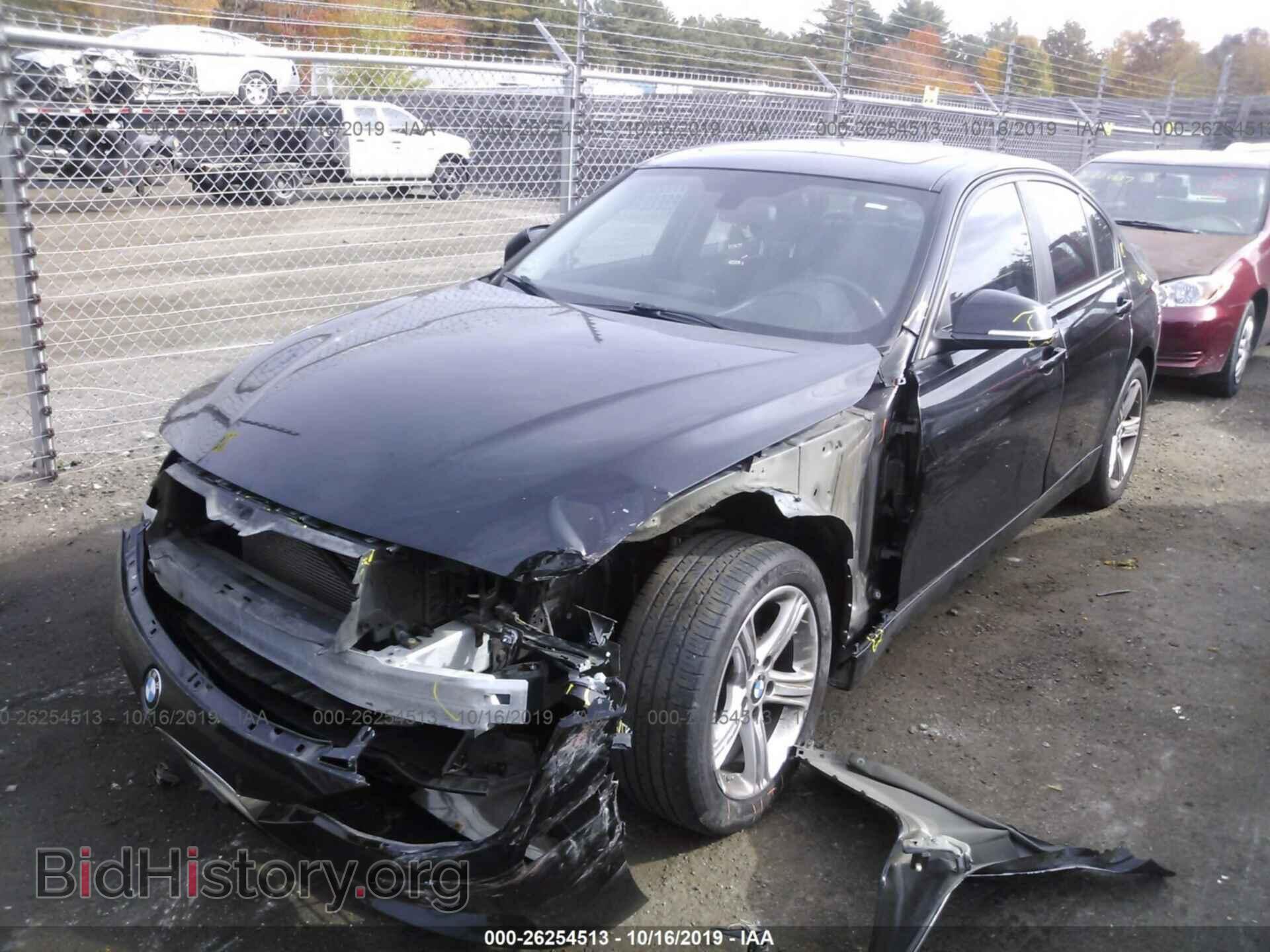 2013 BMW 328 - VIN: WBA3B5C57DF590256 - Фото 2